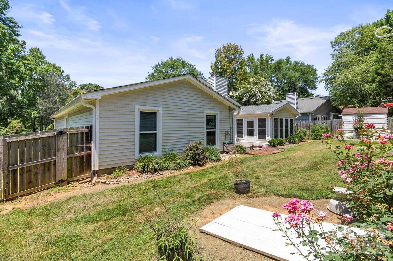 6325 Ellesmere Court, Charlotte, NC 28227 6325 Ellesmere Court, Charlotte, NC 28227