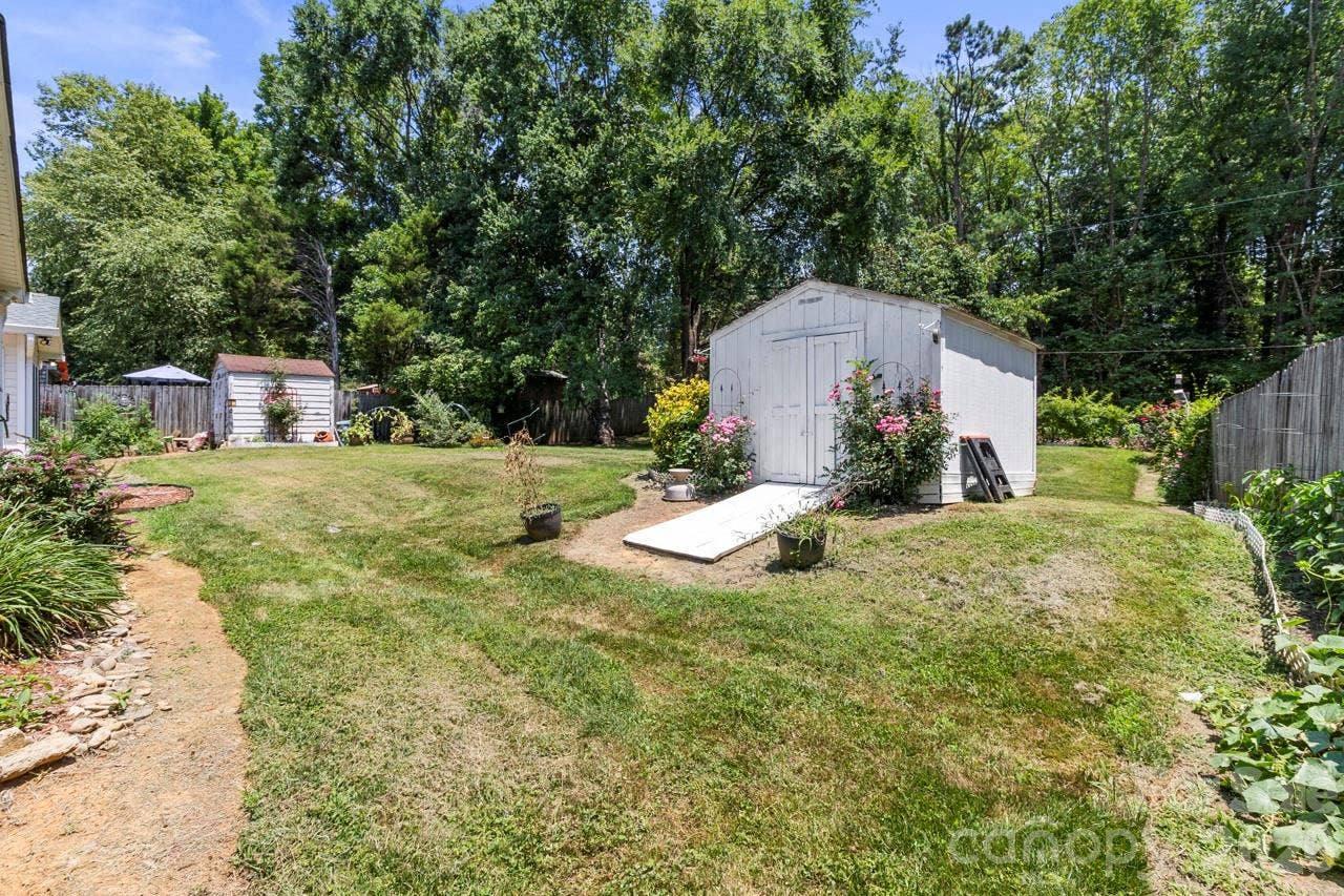6325 Ellesmere Court, Charlotte, NC 28227 6325 Ellesmere Court, Charlotte, NC 28227