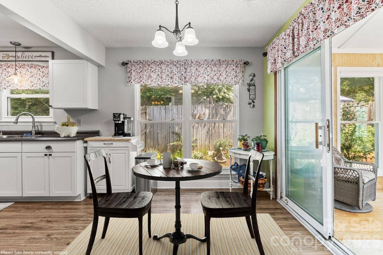 6325 Ellesmere Court, Charlotte, NC 28227 6325 Ellesmere Court, Charlotte, NC 28227