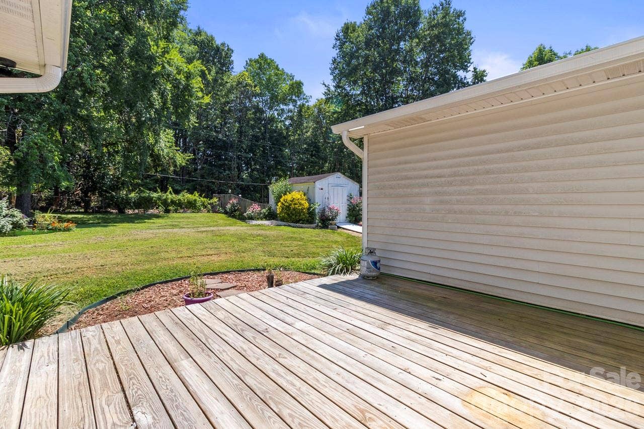 6325 Ellesmere Court, Charlotte, NC 28227 6325 Ellesmere Court, Charlotte, NC 28227