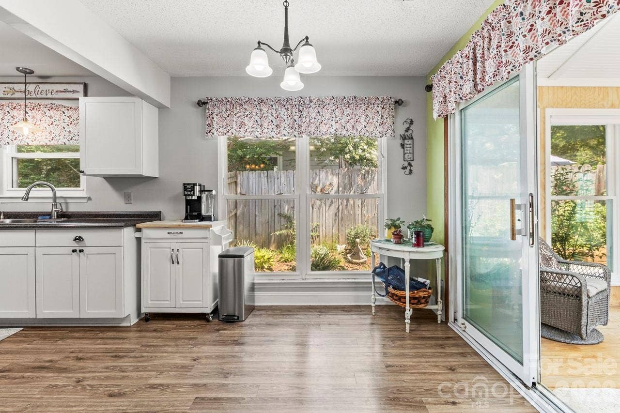 6325 Ellesmere Court, Charlotte, NC 28227 6325 Ellesmere Court, Charlotte, NC 28227