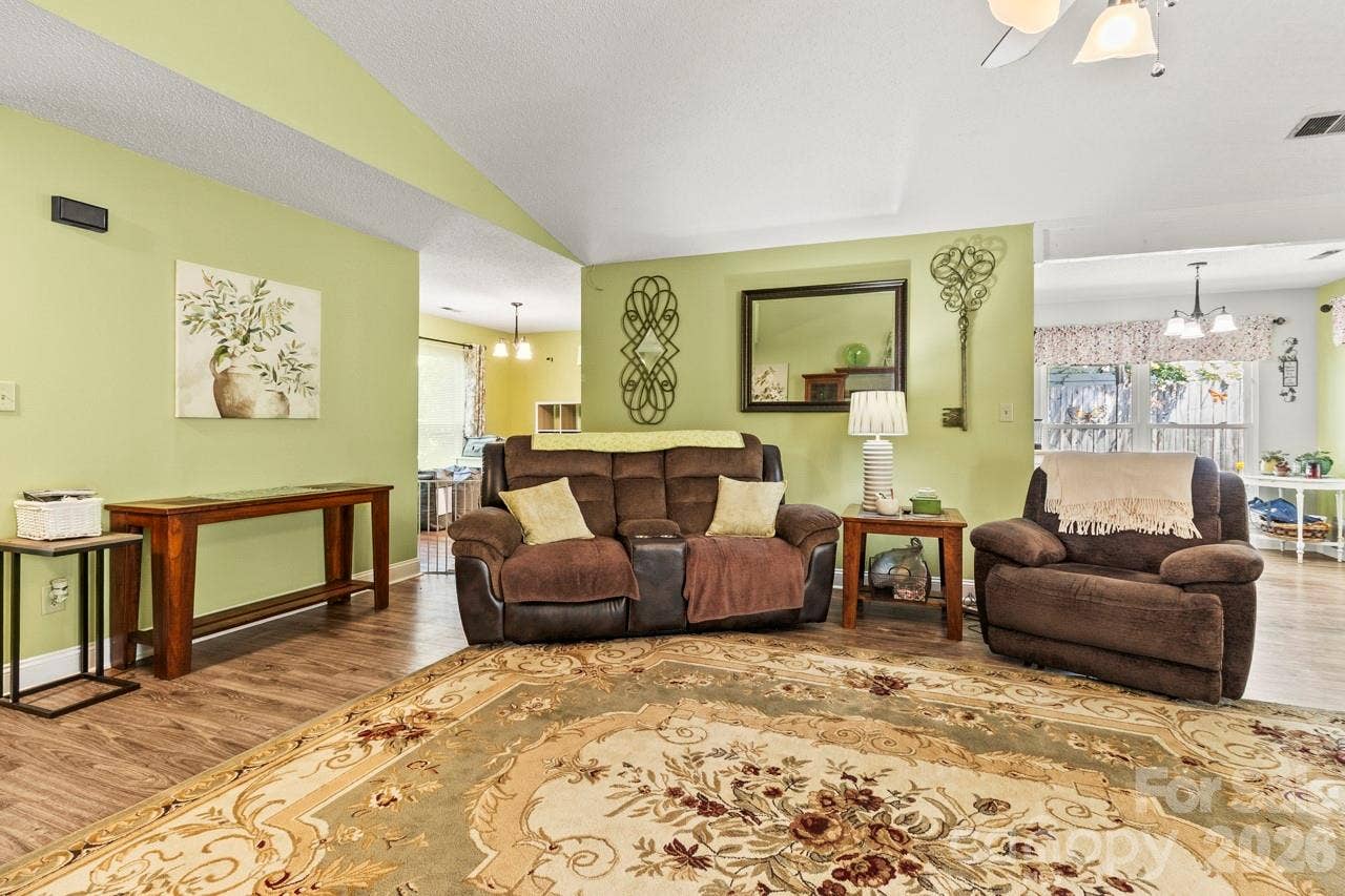 6325 Ellesmere Court, Charlotte, NC 28227 6325 Ellesmere Court, Charlotte, NC 28227