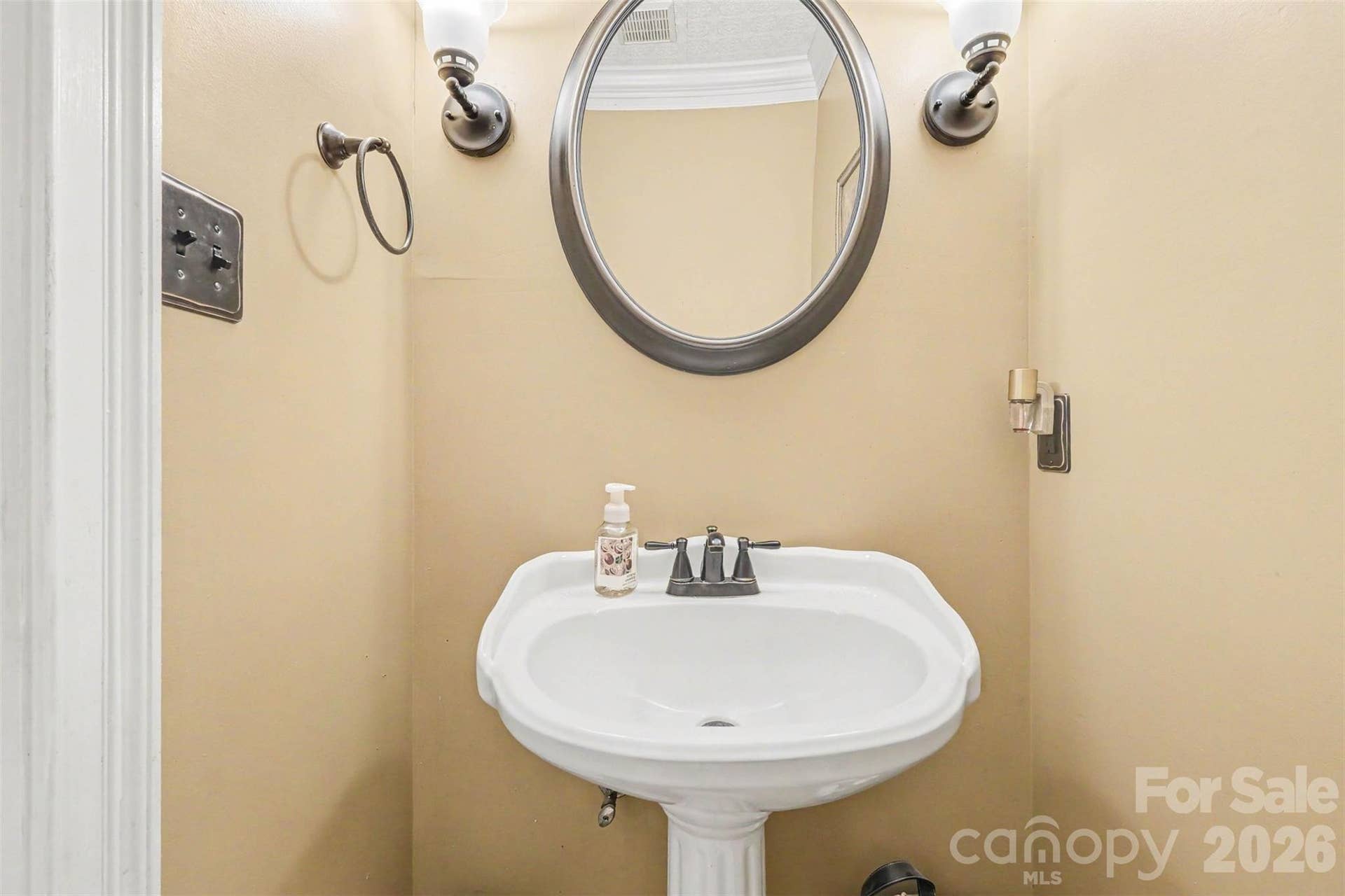 1/2 Bath