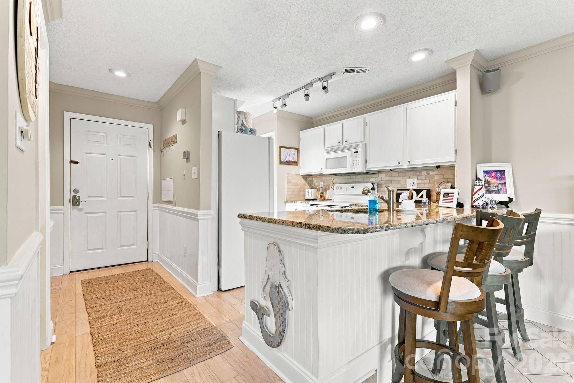 2135 Regatta Lane, #303, Denver, NC 28037 Kitchen with granite