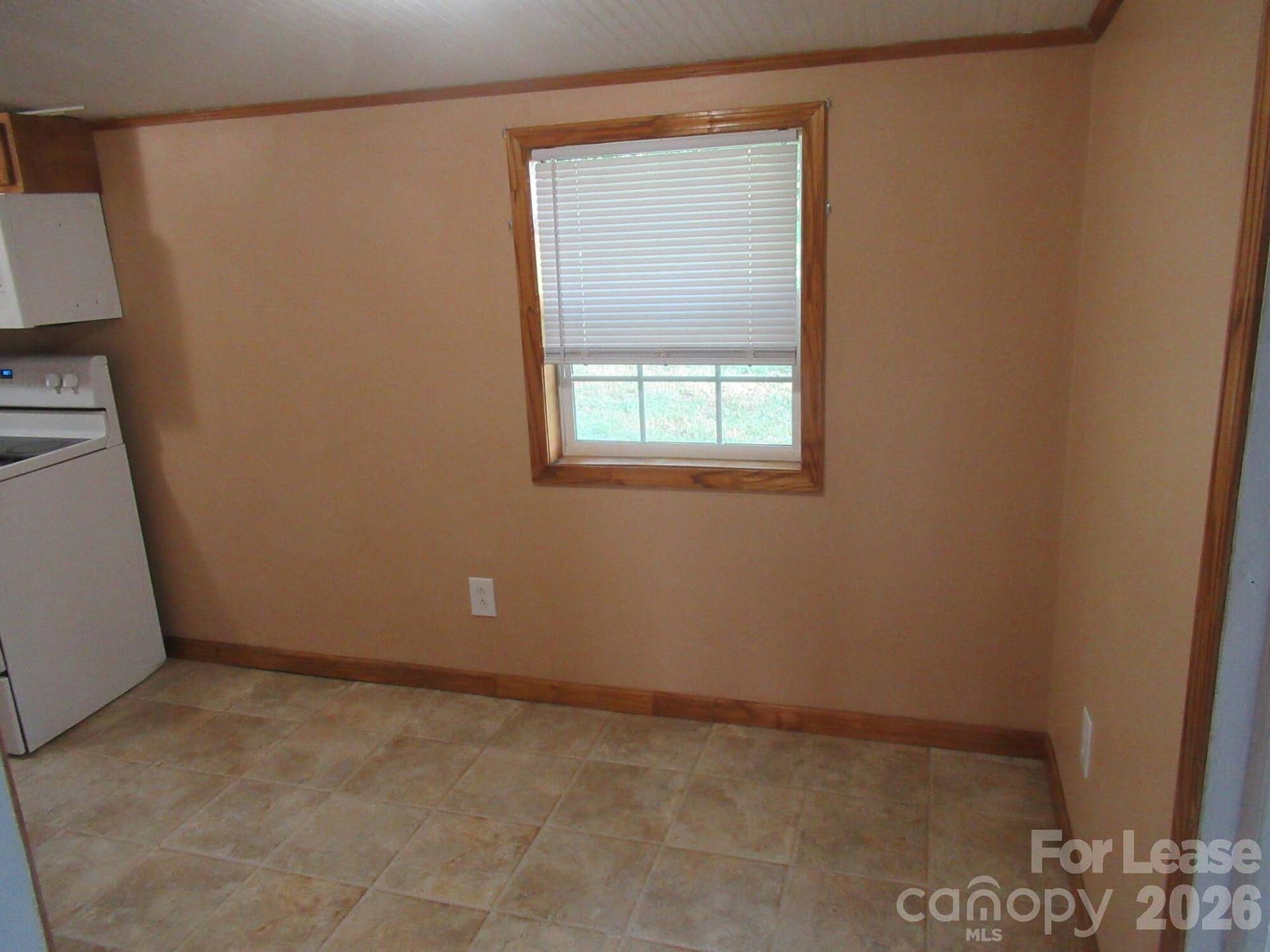 306 W 2nd Street, Lincolnton, NC 28092 Dining Area