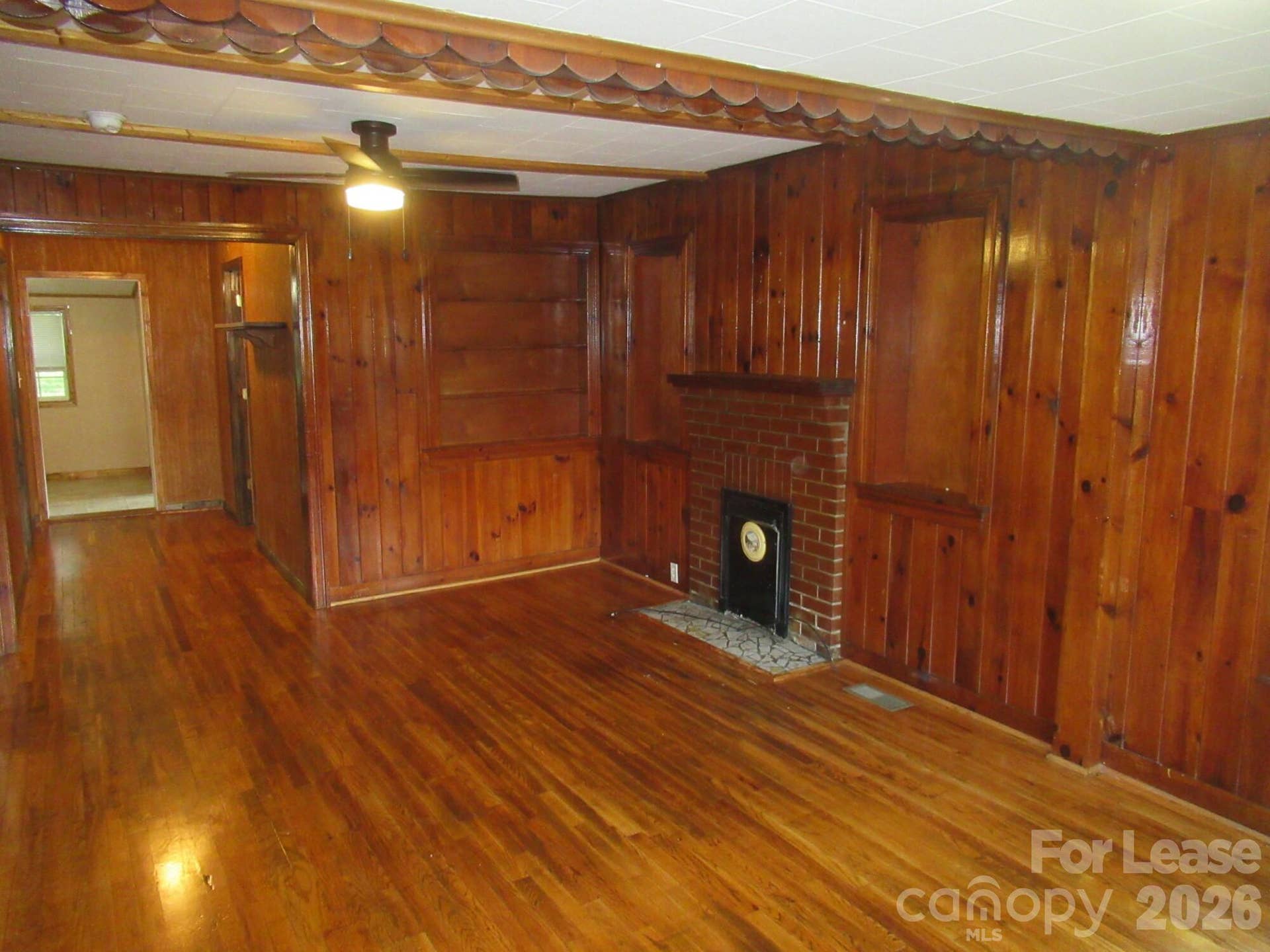 306 W 2nd Street, Lincolnton, NC 28092 Den