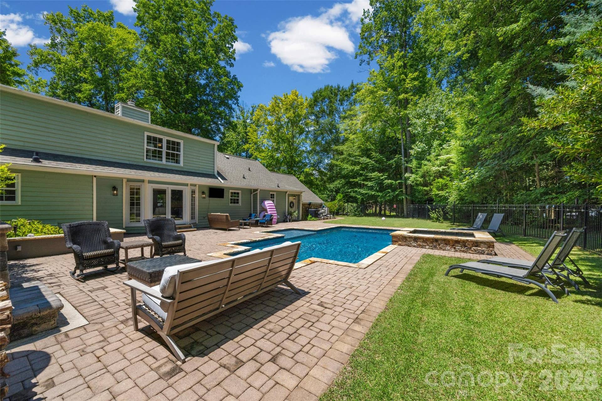 2 Pine Point Road, Lake Wylie, SC 29710