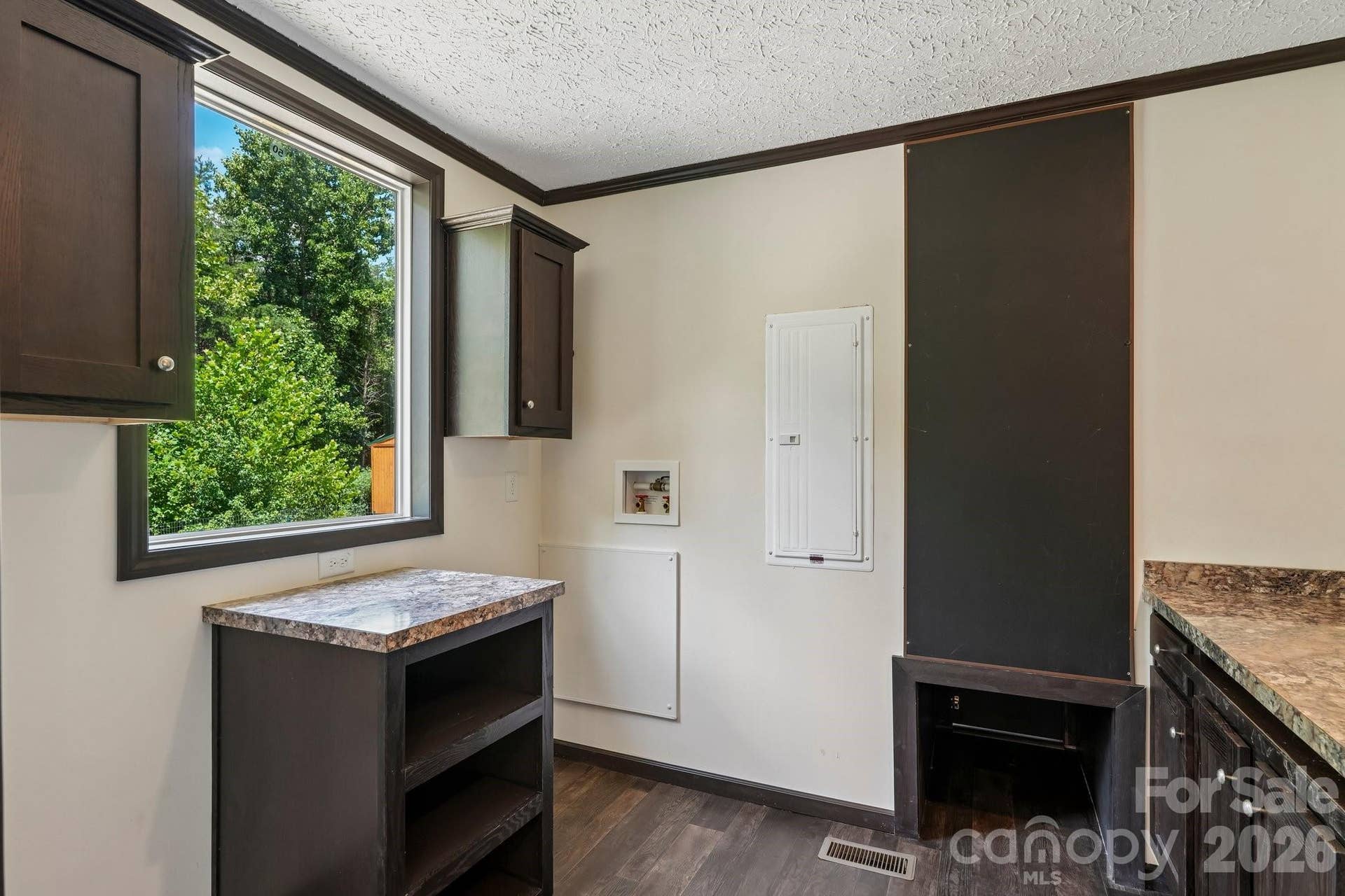 5531 Dalmation Street, Iron Station, NC 28080 Laundry