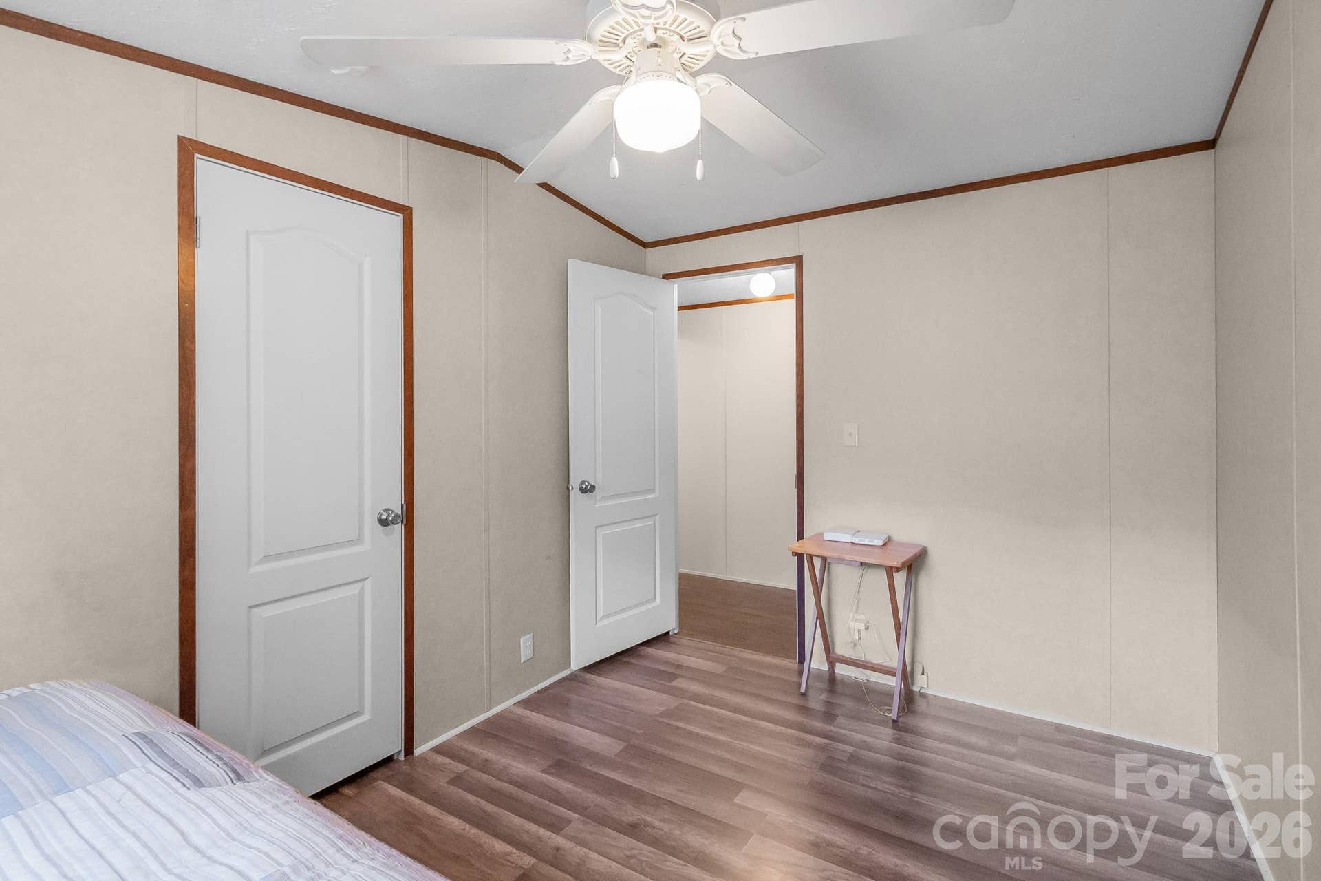 Middle Bedroom