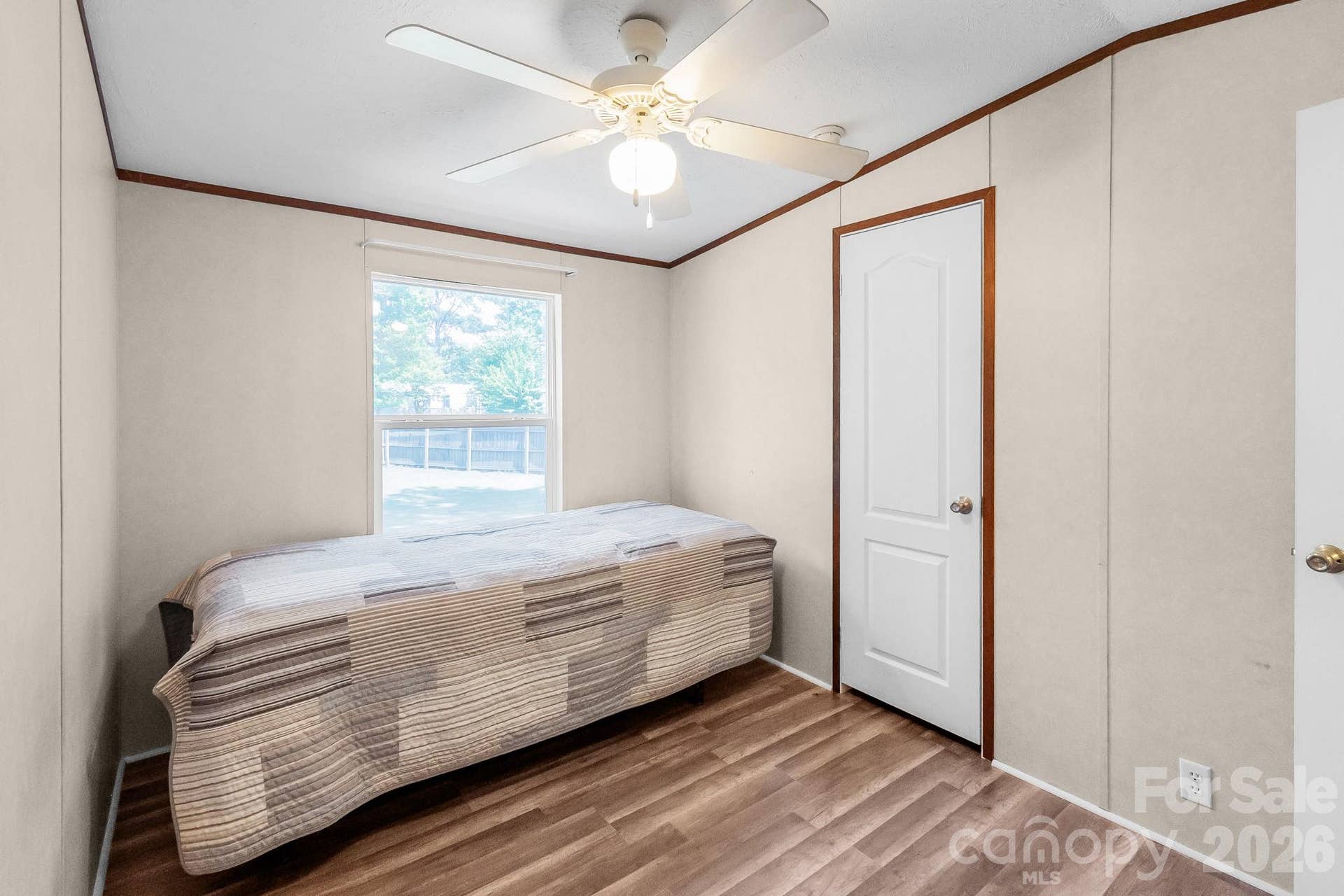 Middle Bedroom