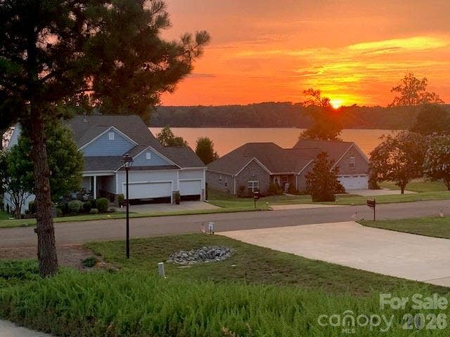10234 Lakeshore Drive, Lancaster, SC 29720 10234 Lakeshore Drive, Lancaster, SC 29720