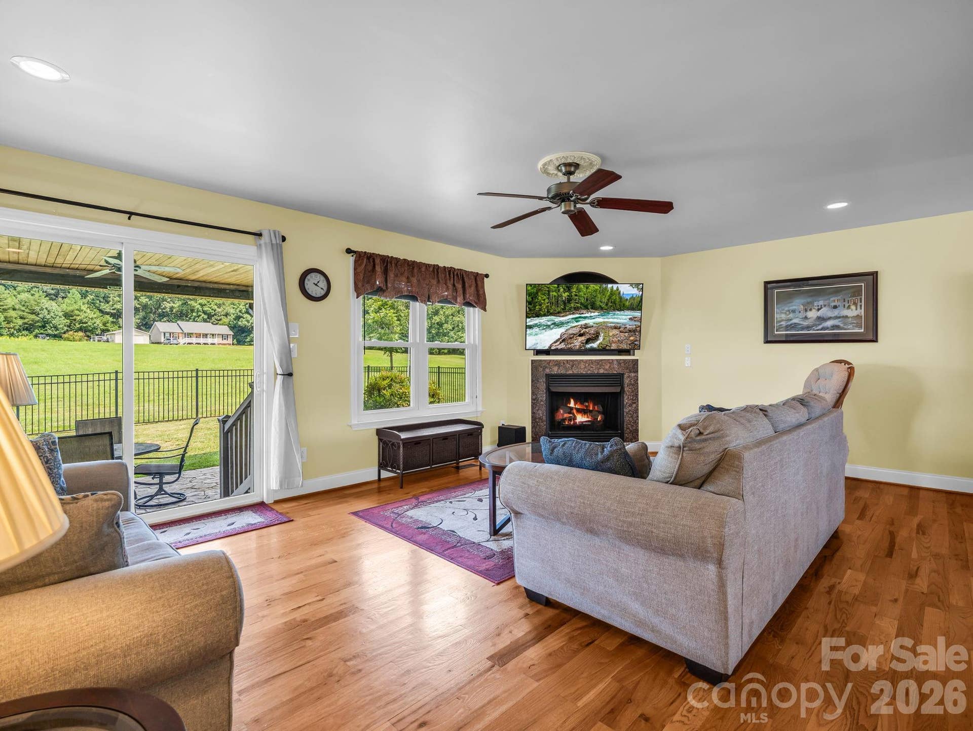 2630 Highway 182 Highway, Lincolnton, NC 28092 living room