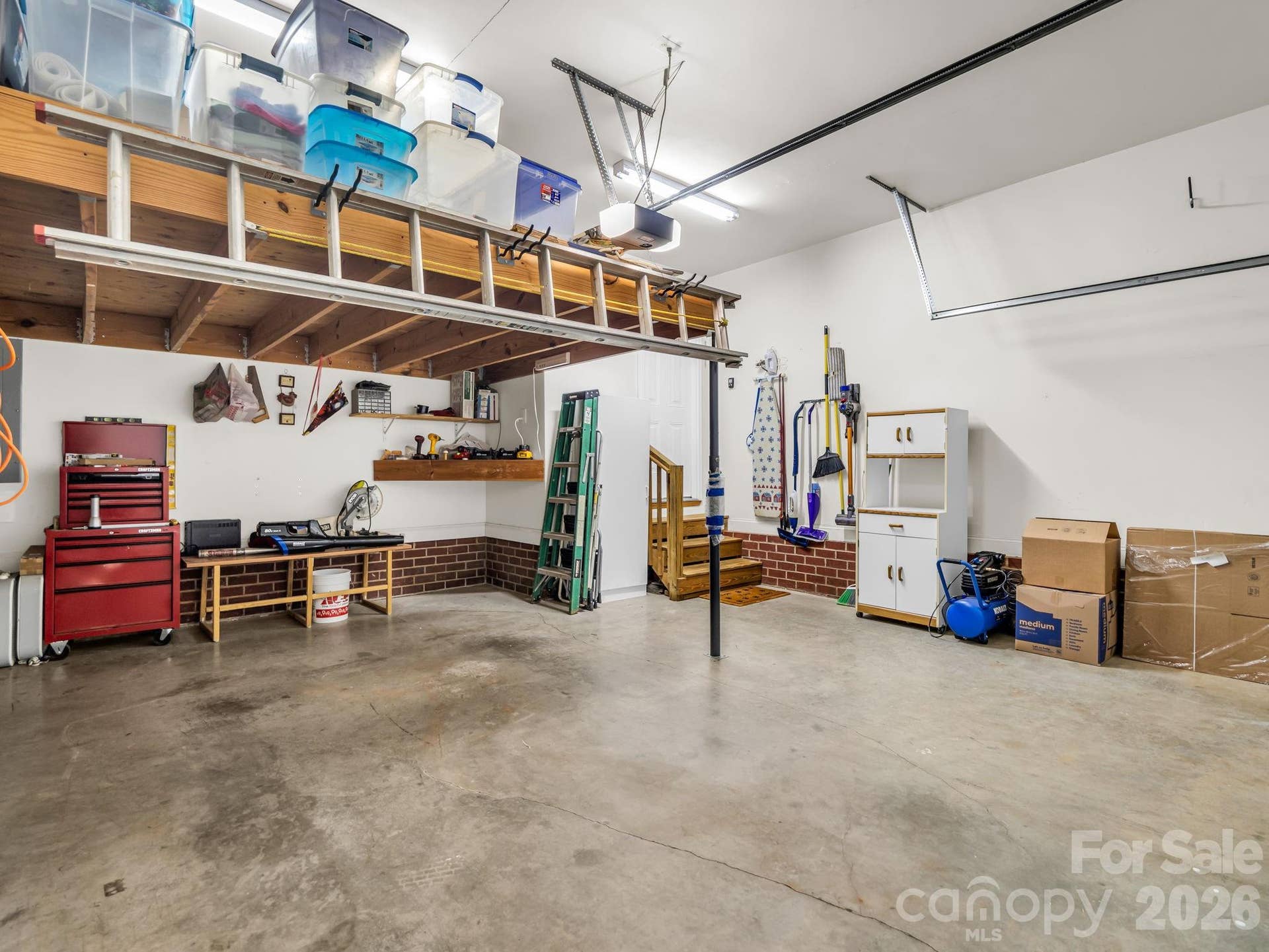 2630 Highway 182 Highway, Lincolnton, NC 28092 garage