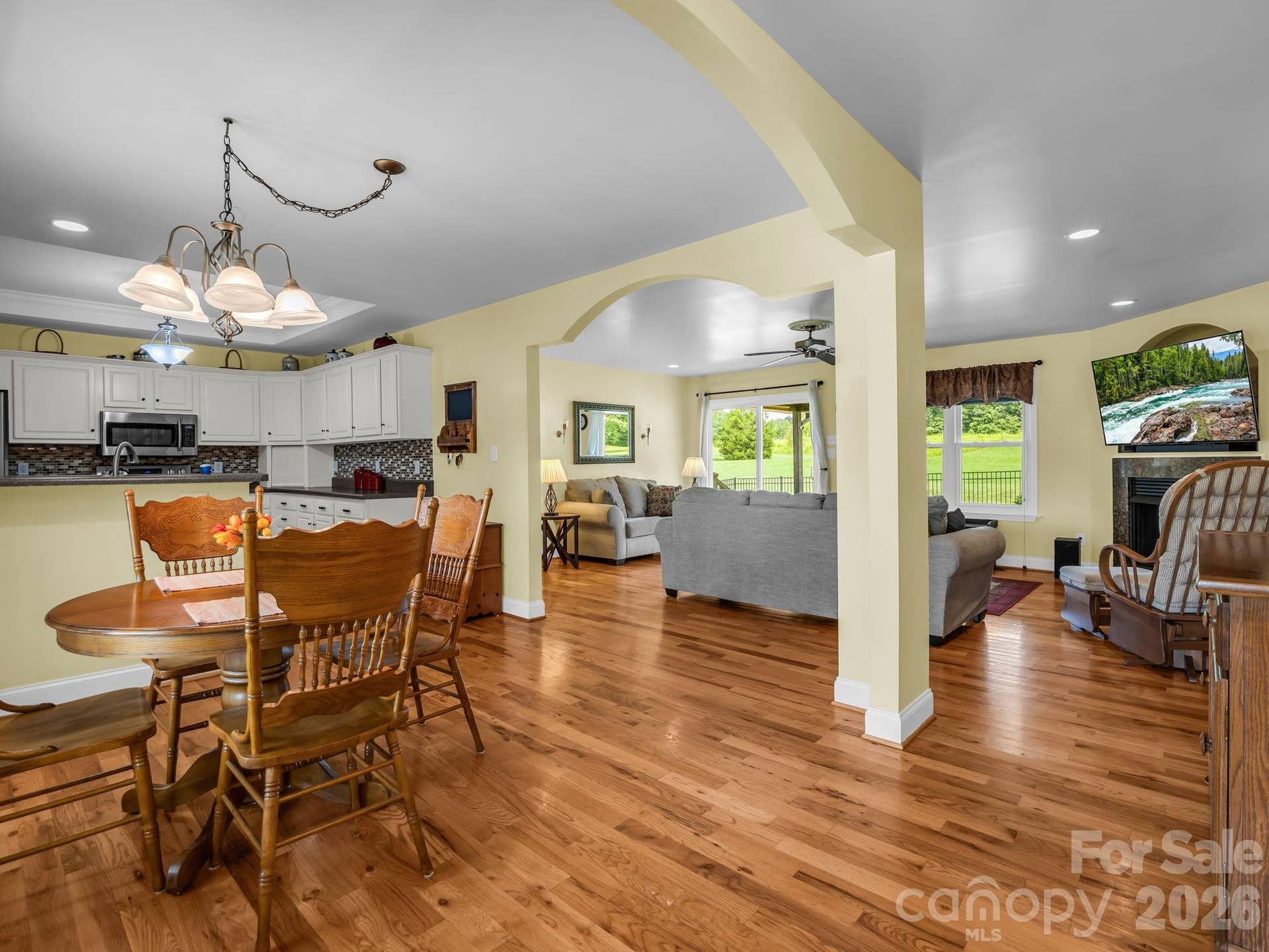 2630 Highway 182 Highway, Lincolnton, NC 28092 living space