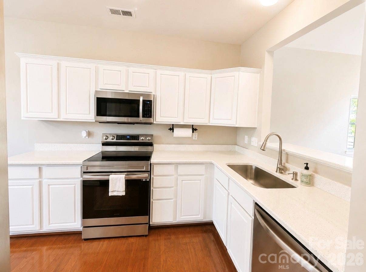 320 Shingleoak Drive, Clover, SC 29710 320 Shingleoak Drive, Clover, SC 29710