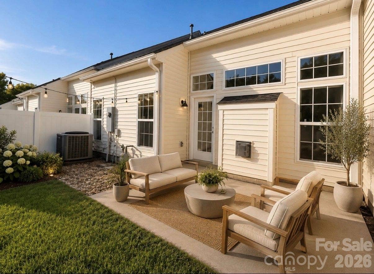 320 Shingleoak Drive, Clover, SC 29710 Digitally Staged for Visualization Purposes.