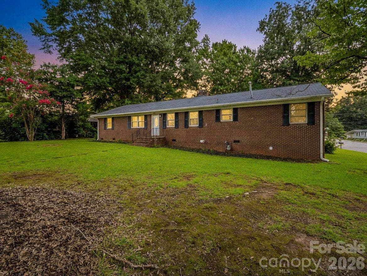 2044 Helen Drive, Gastonia, NC 28054 2044 Helen Drive, Gastonia, NC 28054