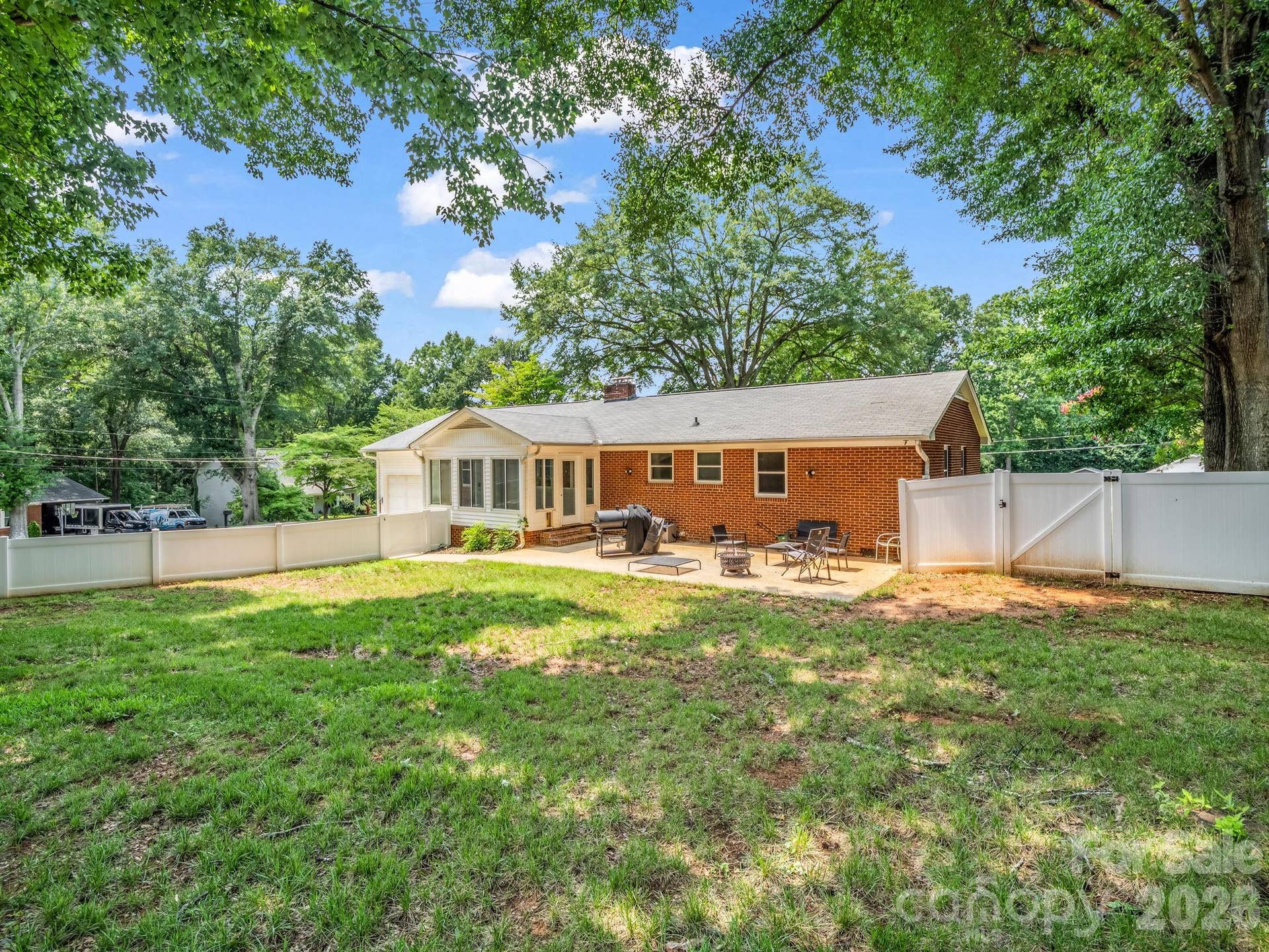 2044 Helen Drive, Gastonia, NC 28054 2044 Helen Drive, Gastonia, NC 28054