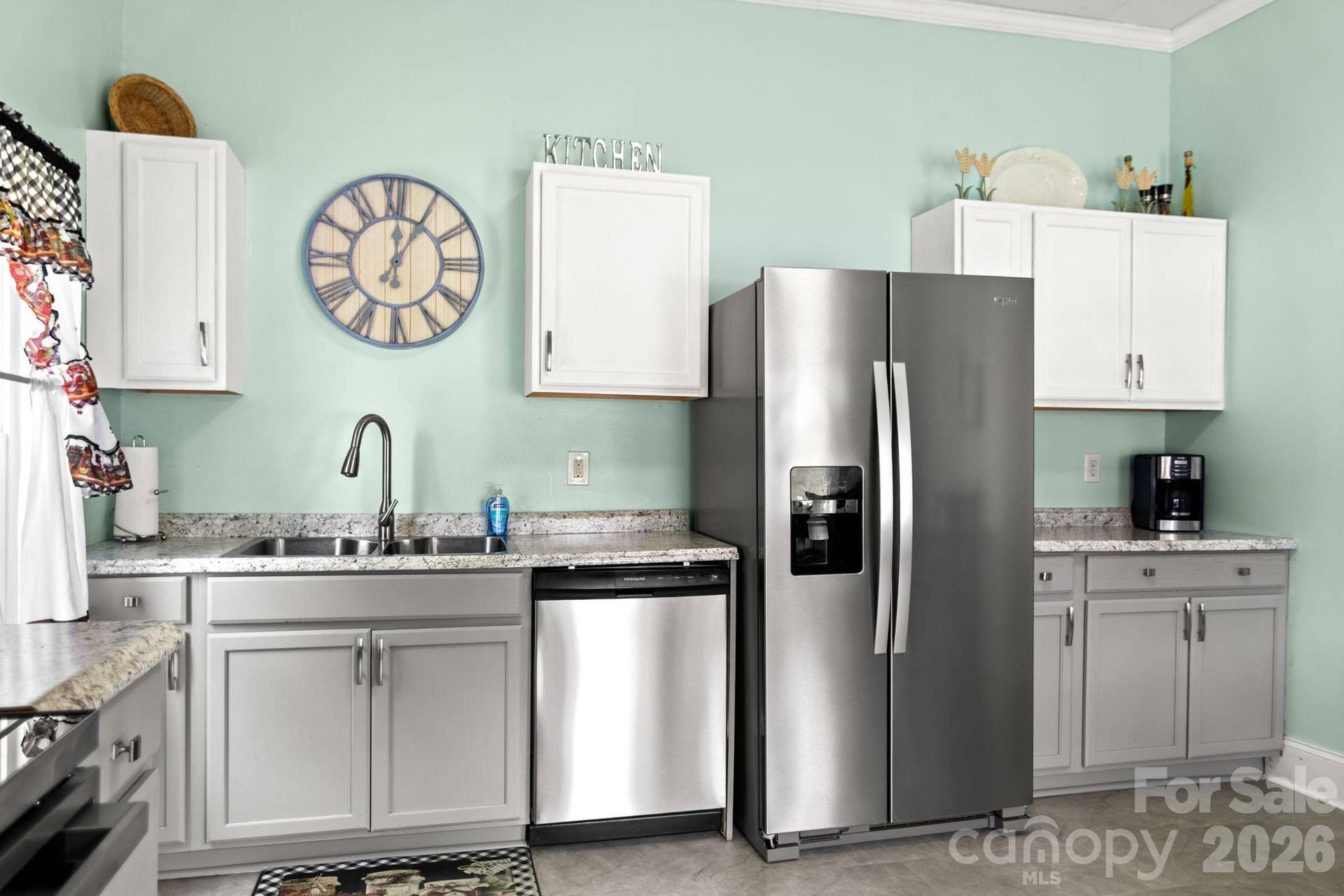 108 Richland Street, Clover, SC 29710 New stainless appliances