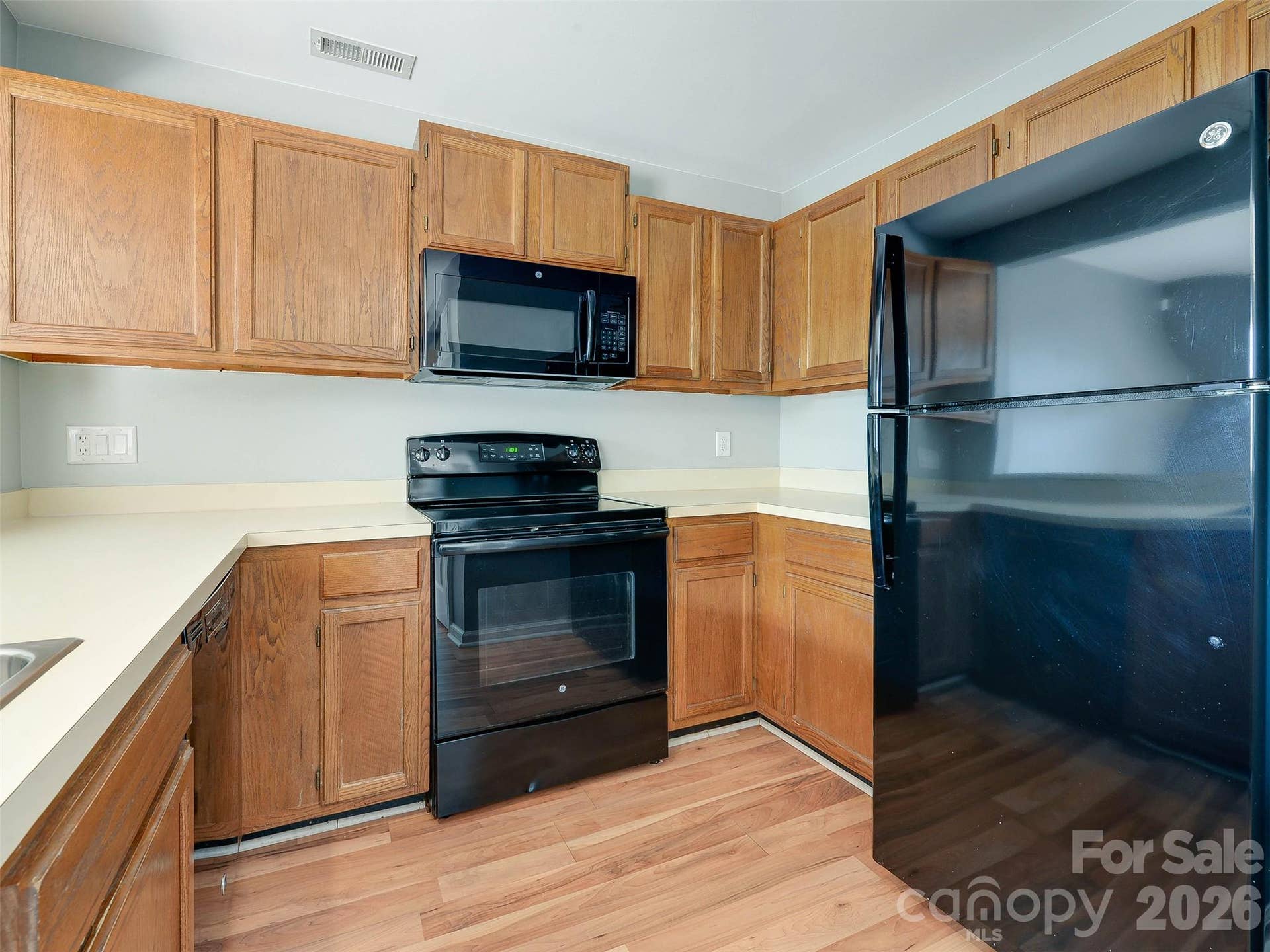 Appliances Convey With Porperty