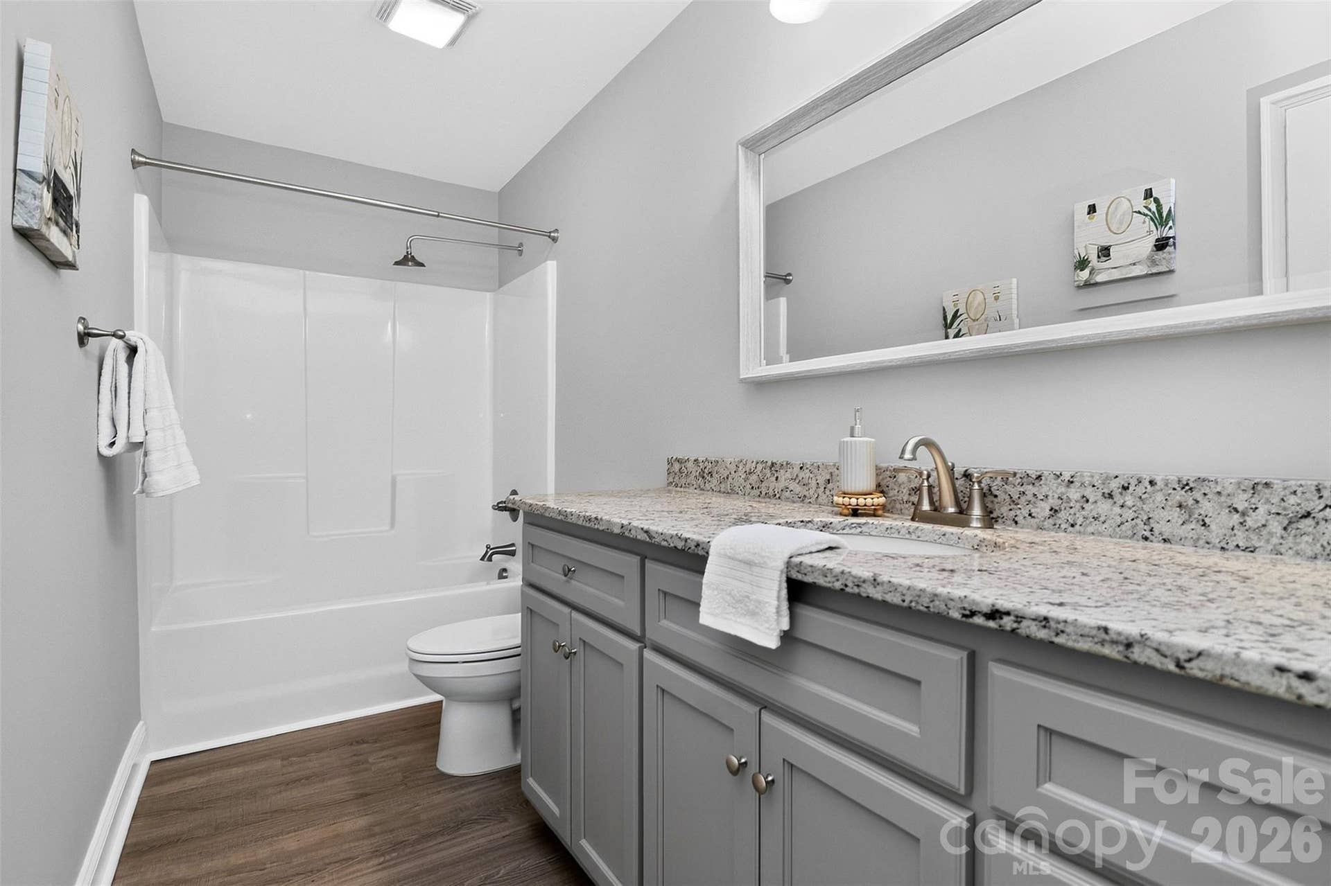 Secondary Full Bath