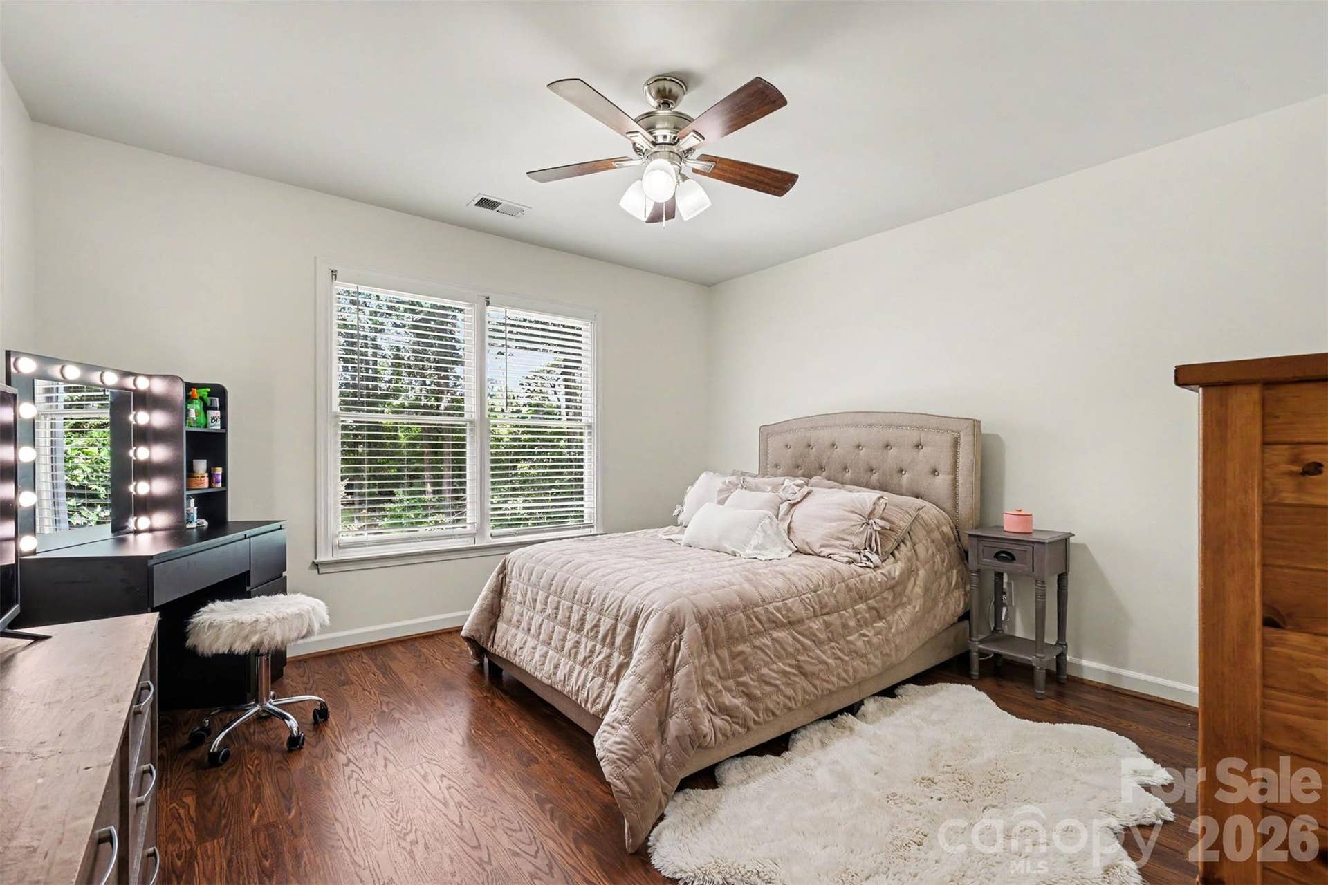 secondary bedroom