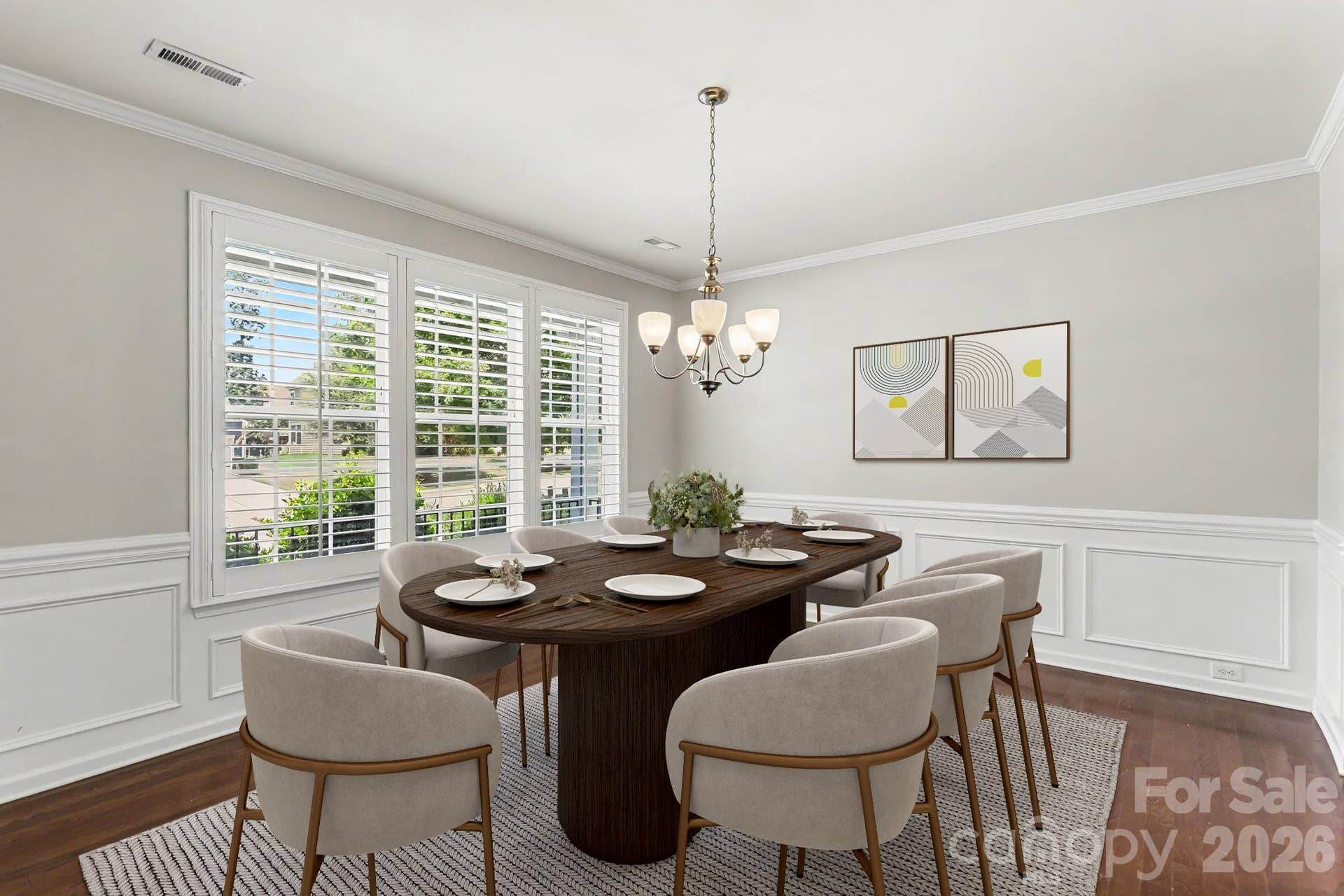Virtually staged dining room