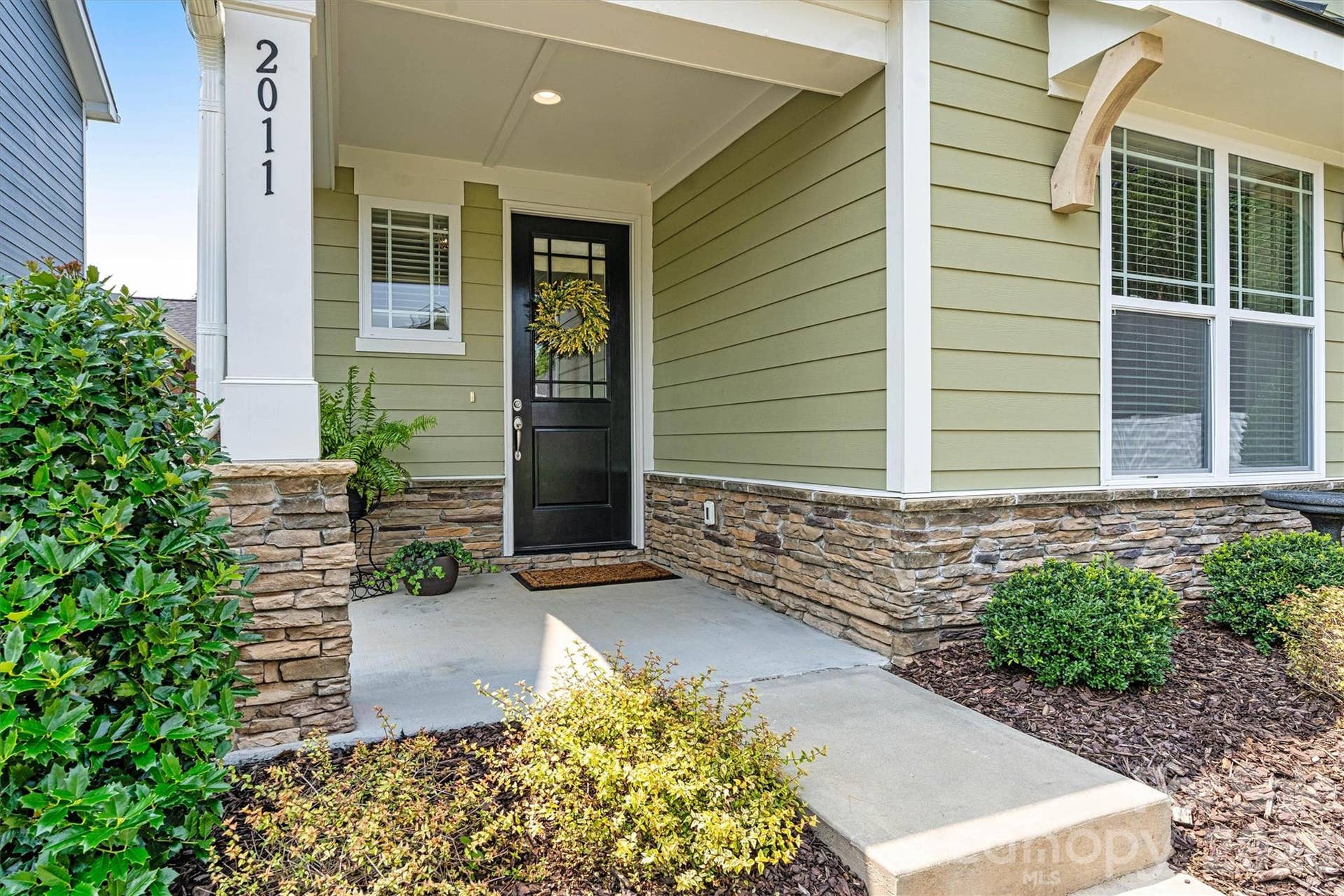 2011 Claybrook Lane, Denver, NC 28037
