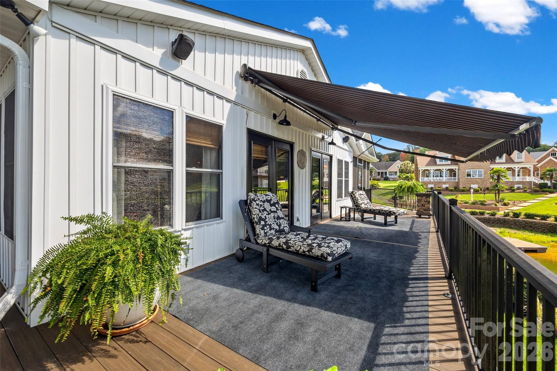 Retractable awning with lighting