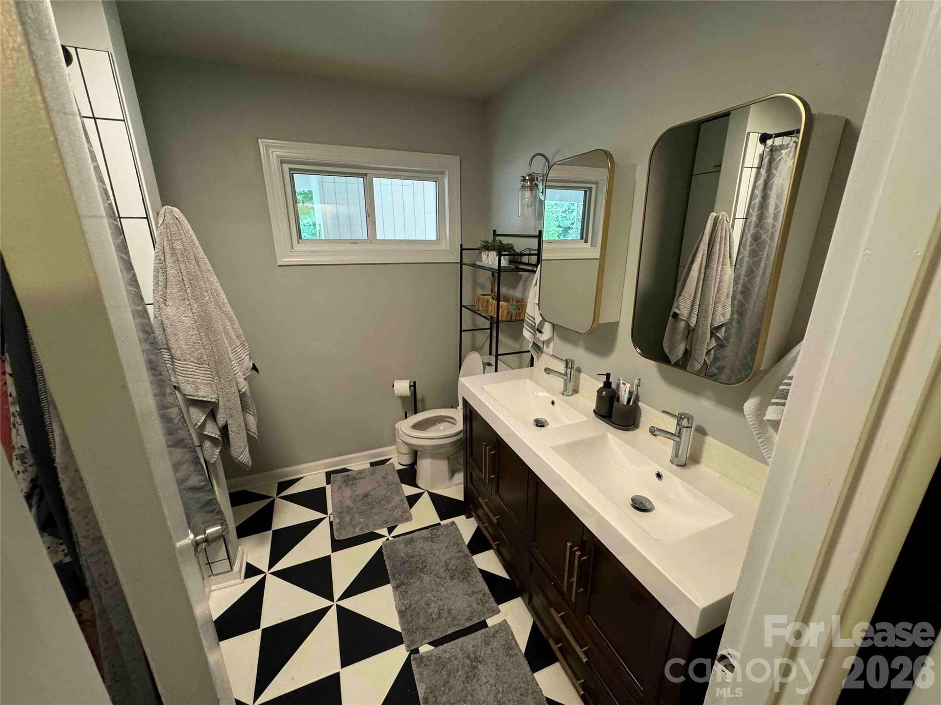 4400 Winedale Lane, Charlotte, NC 28205 Bathroom