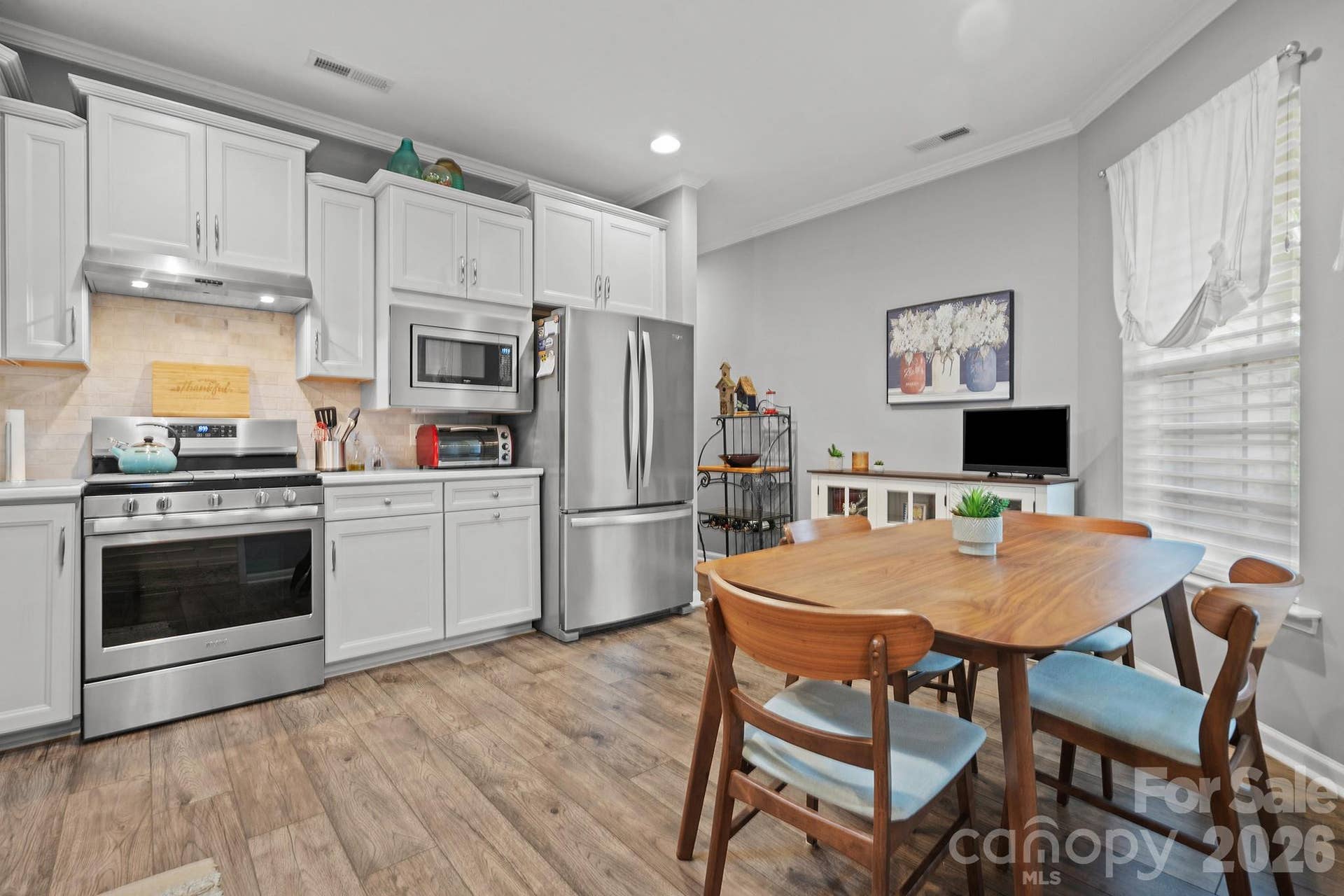 1018 Kirby Drive, Fort Mill, SC 29715 Kitchen. Quartz Countertops, Gas Stove. Refrigerator included.