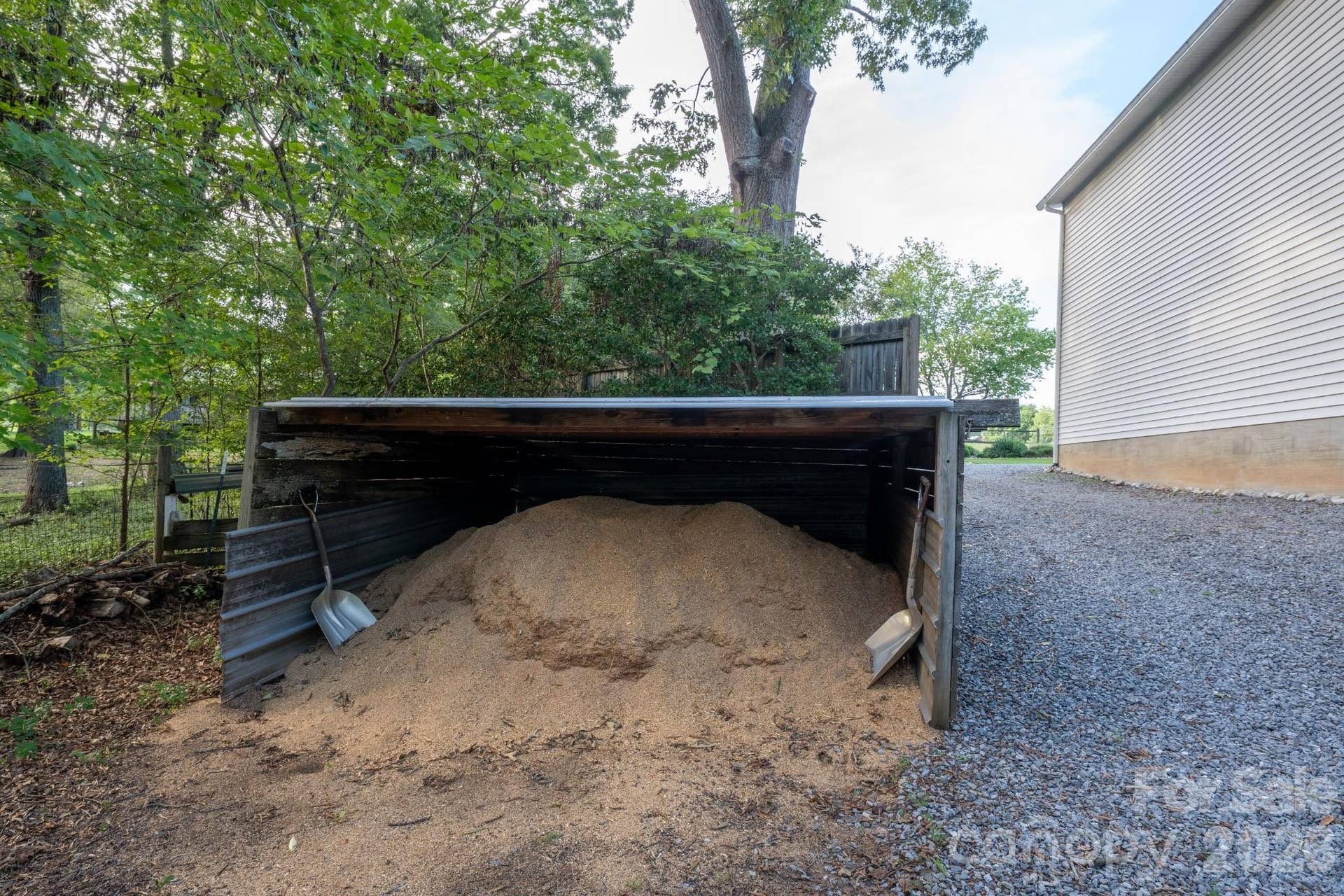 Covered shavings storage