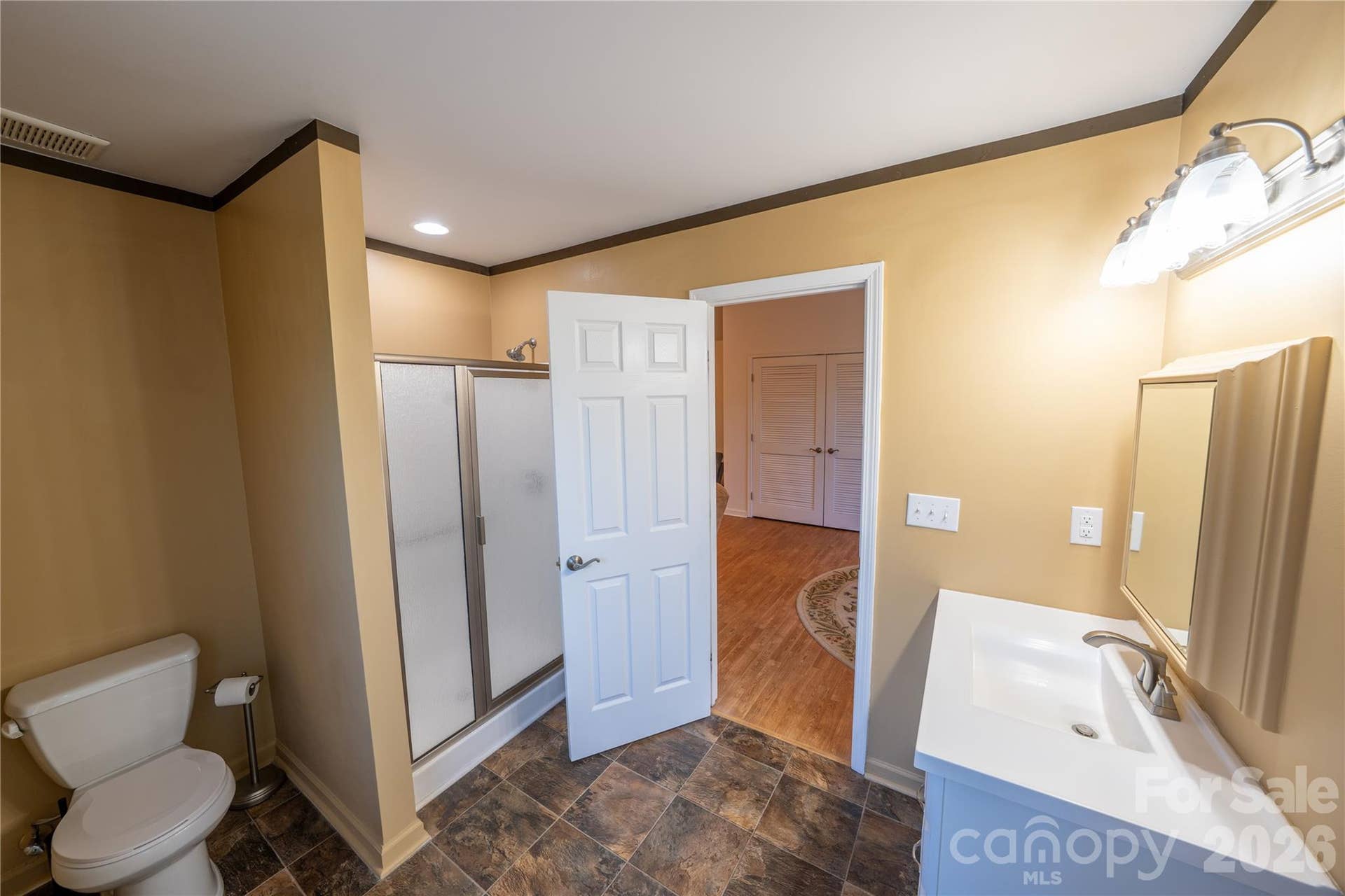 Garage apartment full bathroom with shower