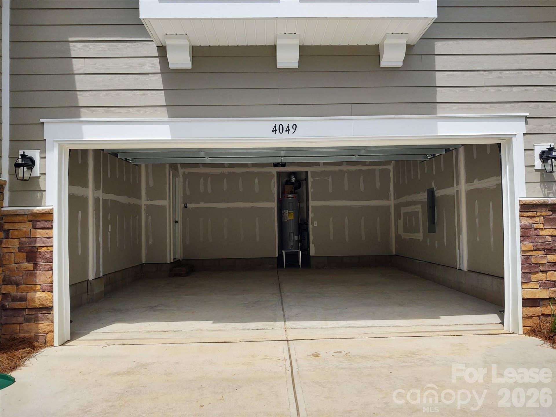 4049 Whipcord Drive, Waxhaw, NC 28173 4049 Whipcord Drive, Waxhaw, NC 28173