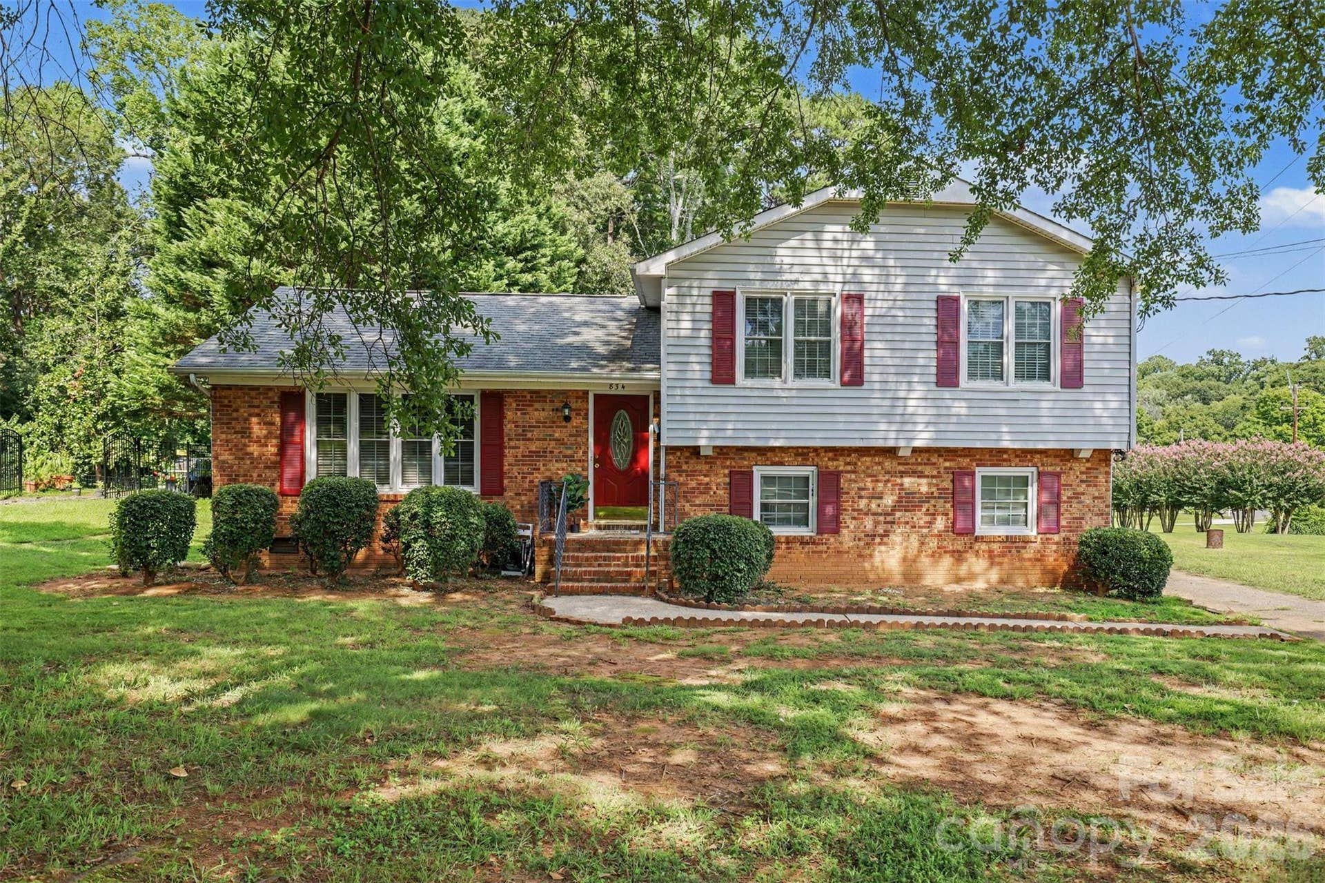 834 Applegate Court, Gastonia, NC 28054