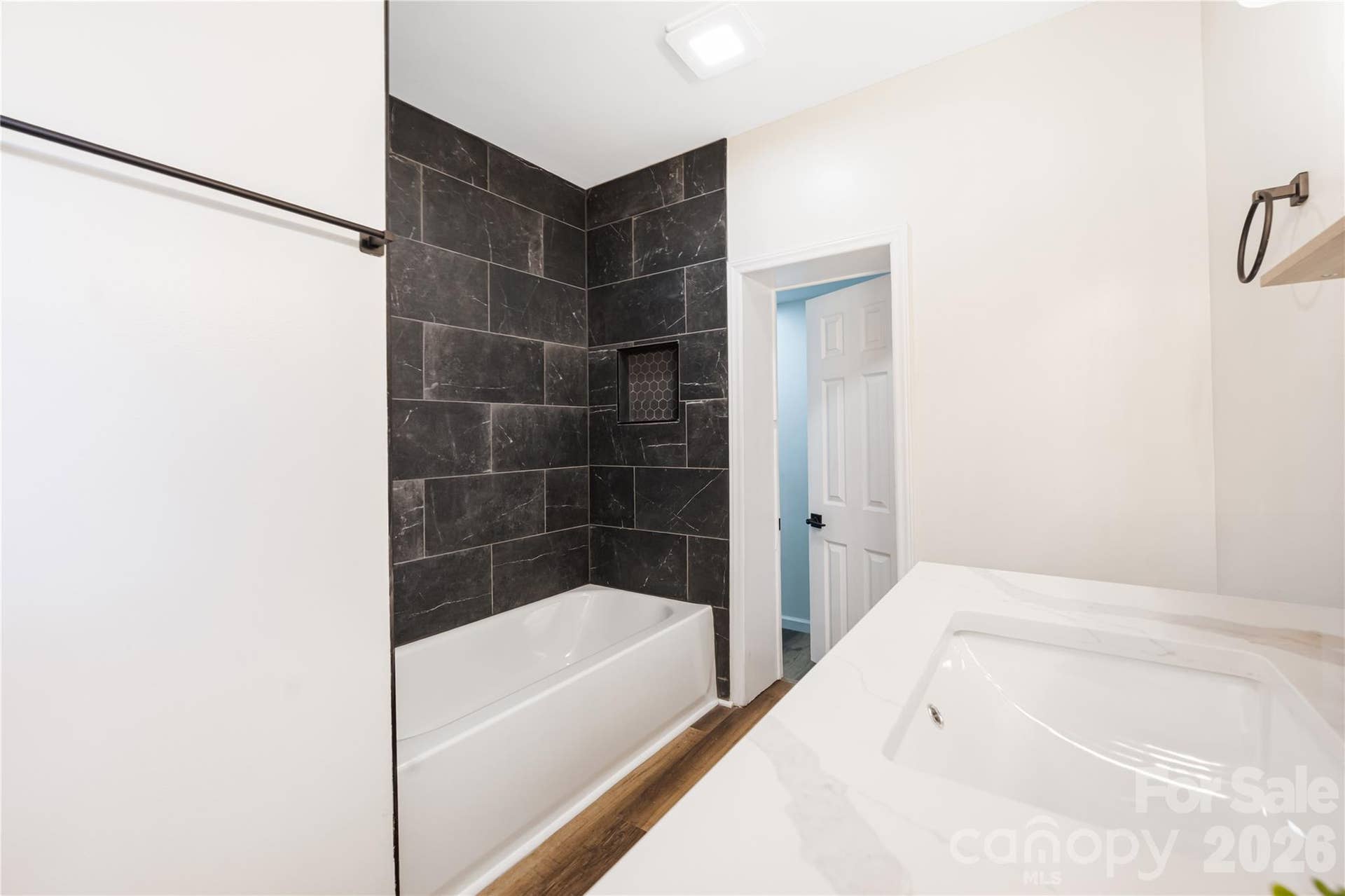 203 Ewing Drive, Belmont, NC 28012 203 Ewing Drive, Belmont, NC 28012