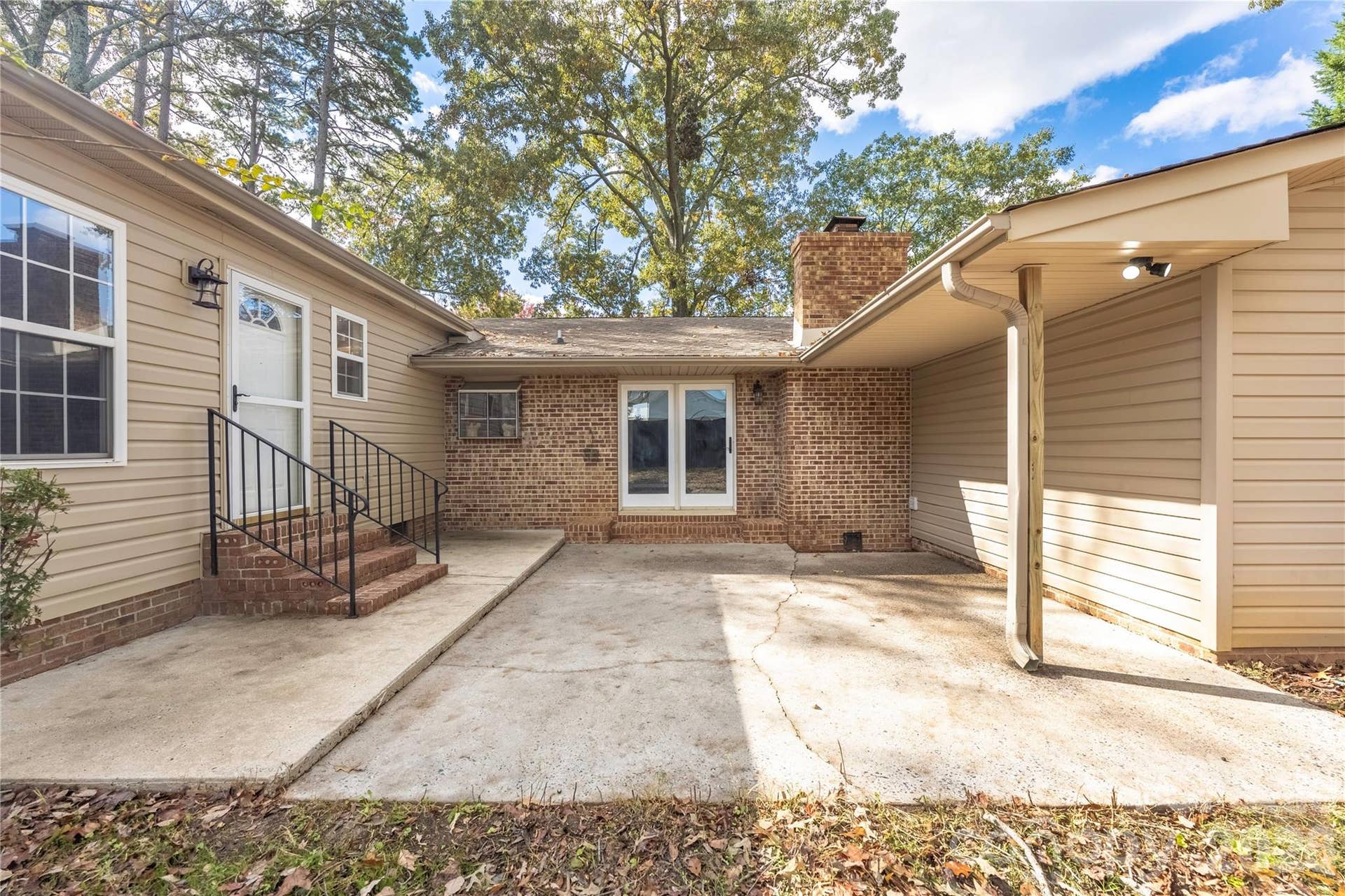 203 Ewing Drive, Belmont, NC 28012 203 Ewing Drive, Belmont, NC 28012