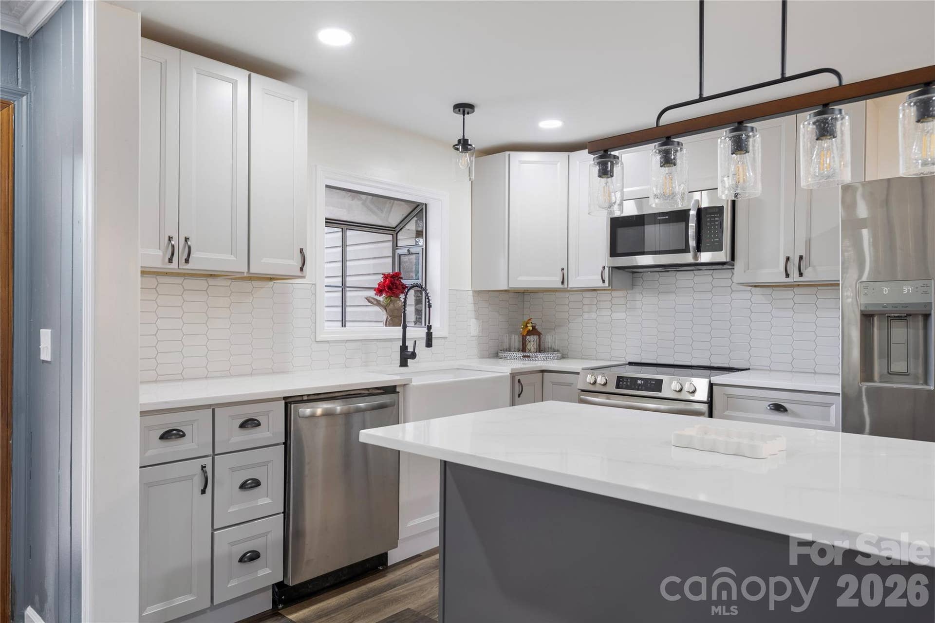 203 Ewing Drive, Belmont, NC 28012 203 Ewing Drive, Belmont, NC 28012