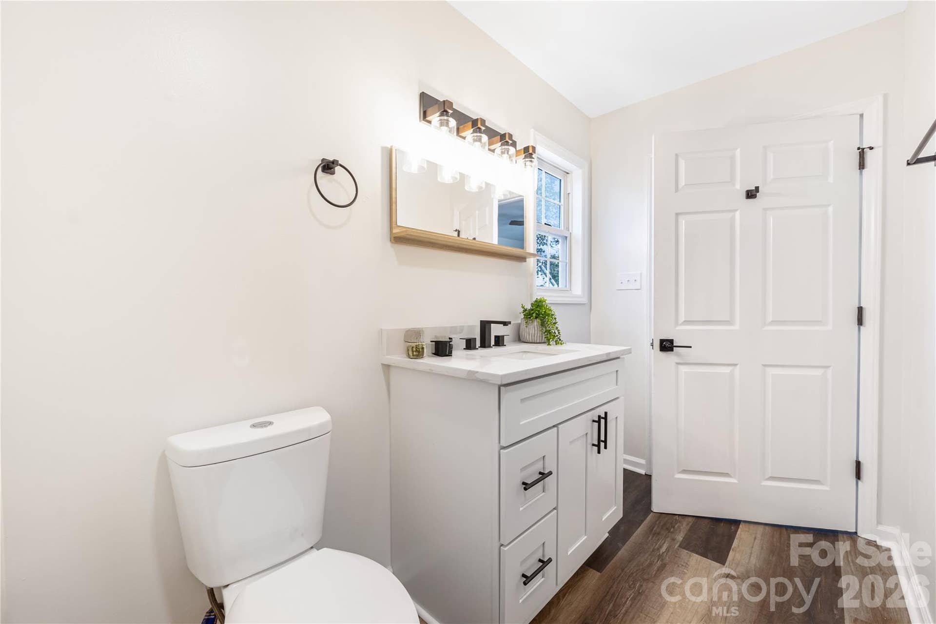 203 Ewing Drive, Belmont, NC 28012 203 Ewing Drive, Belmont, NC 28012