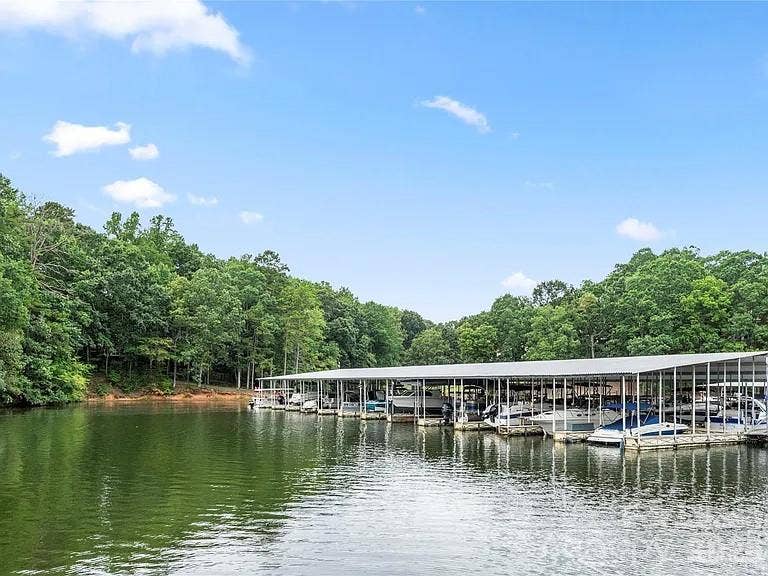 222 Riverview Terrace, Lake Wylie, SC 29710 River Hills Marina