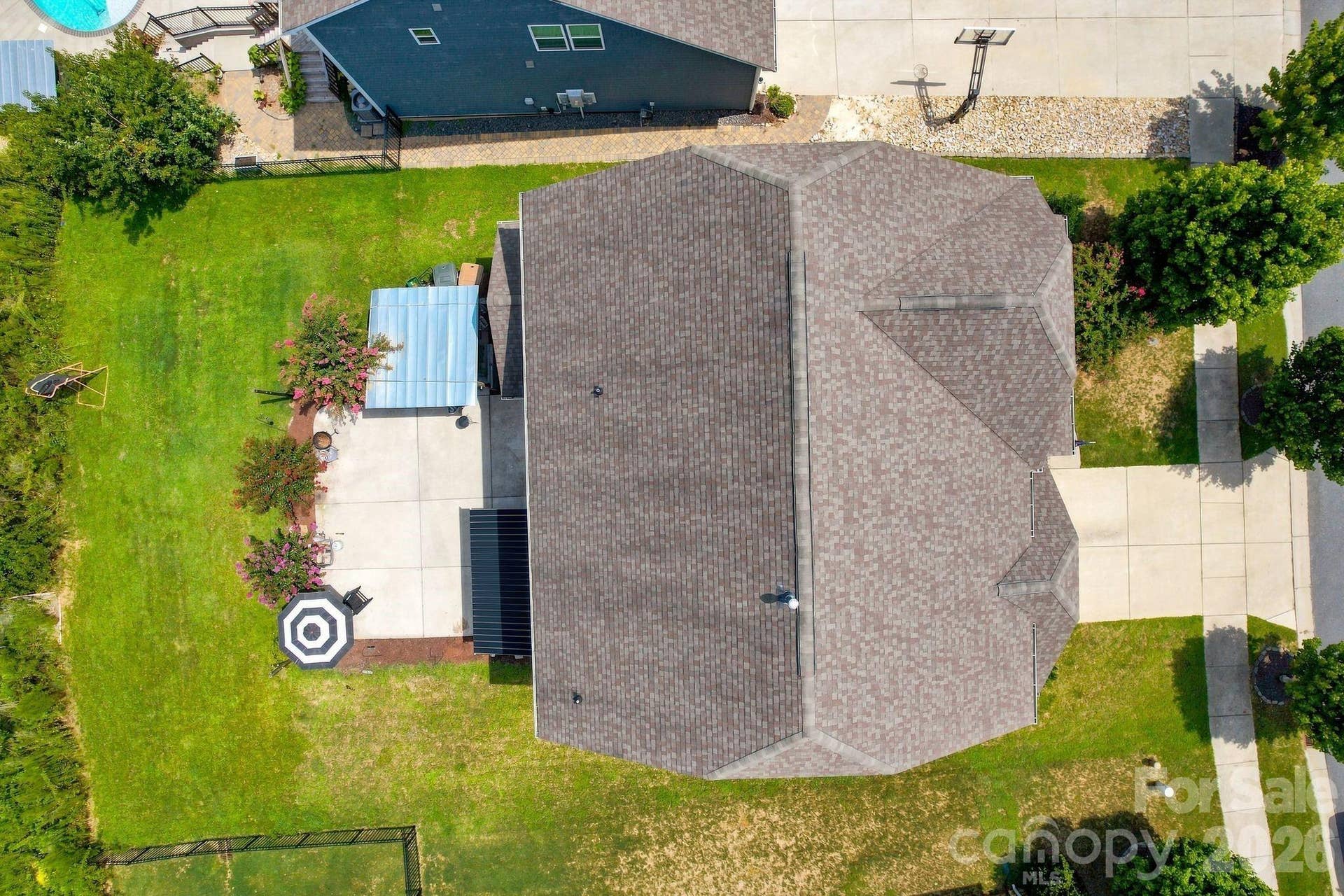 Cul-de-sac lot backs to tree line for privacy