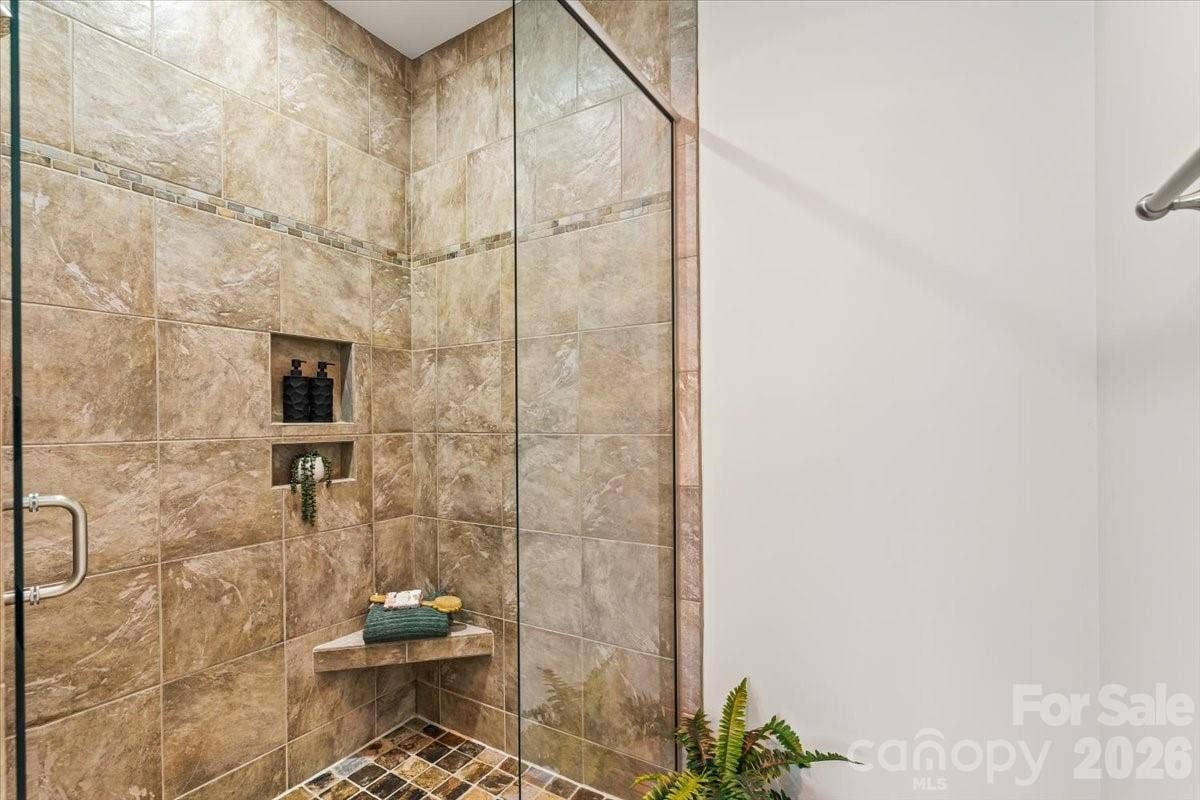 7832 Chapel Creek Drive, Denver, NC 28037 Primary Shower