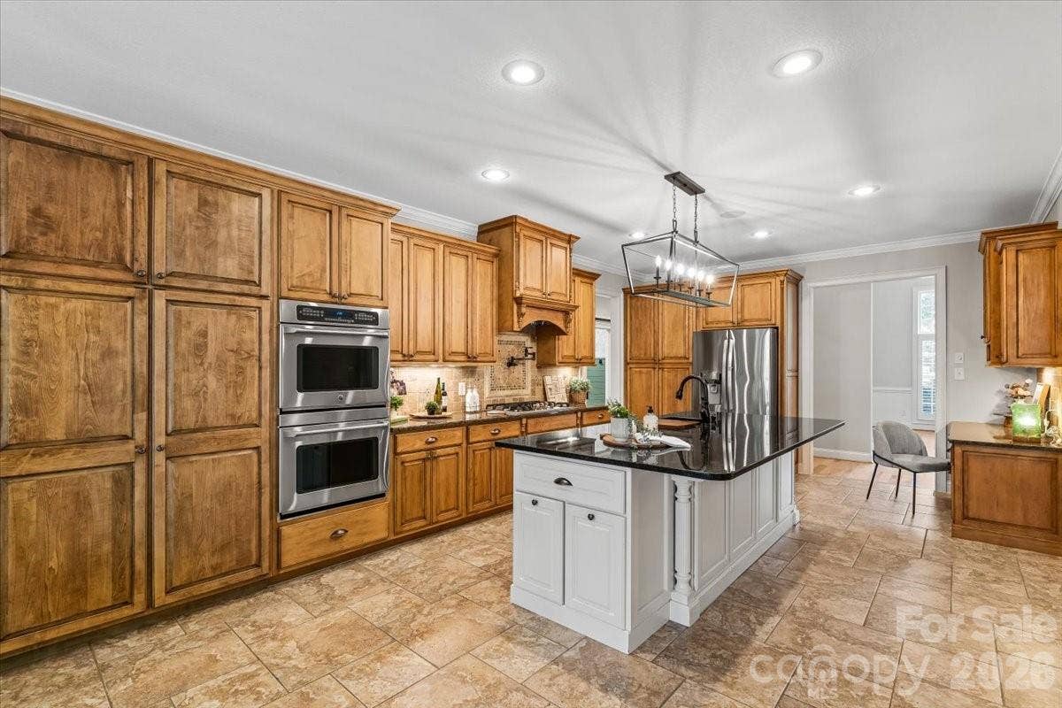 7832 Chapel Creek Drive, Denver, NC 28037 Double Oven