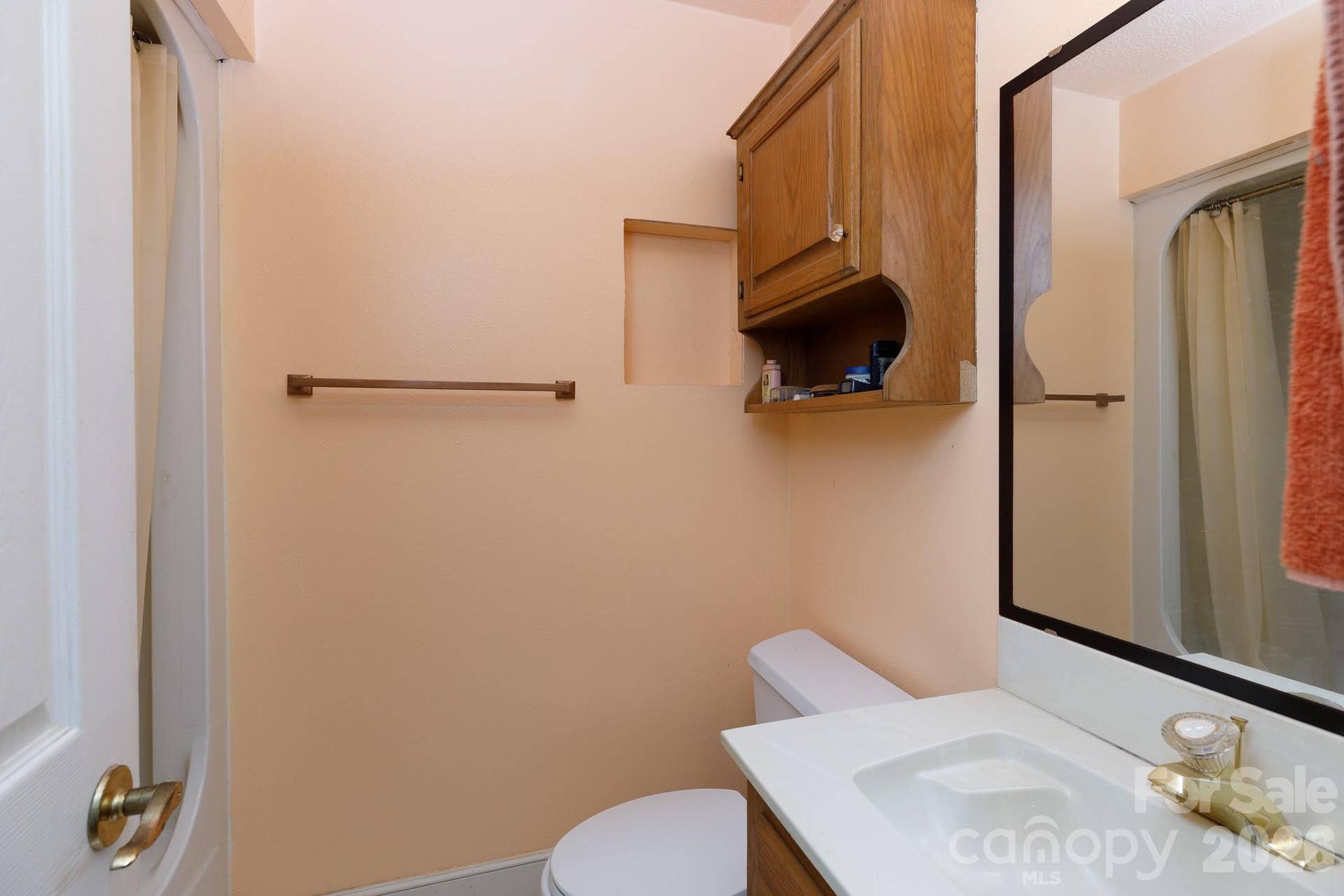 3550 Tree Line Drive, Rock Hill, SC 29732 Guest Bath
