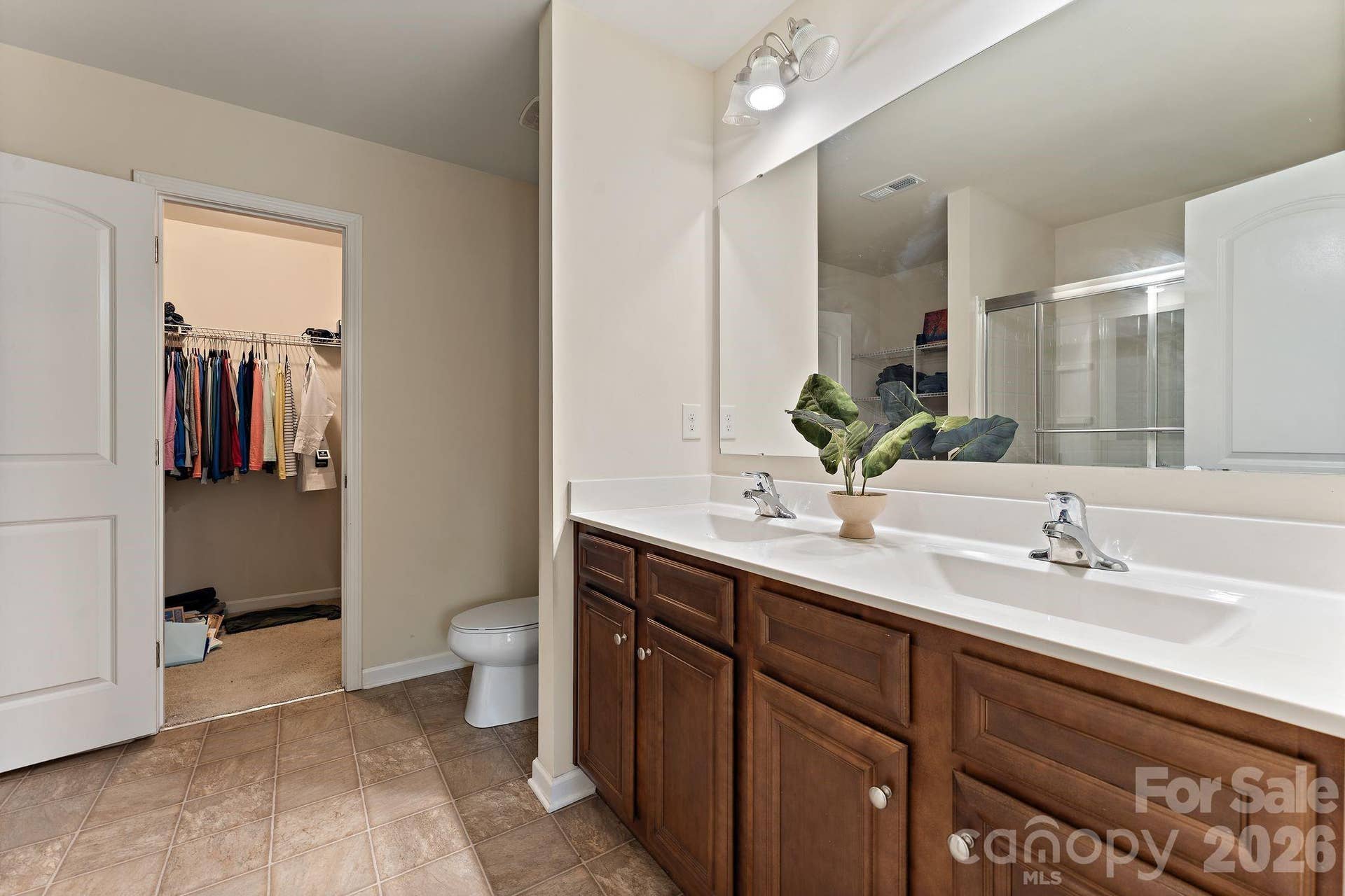 1st PRIMARY walk-in closet