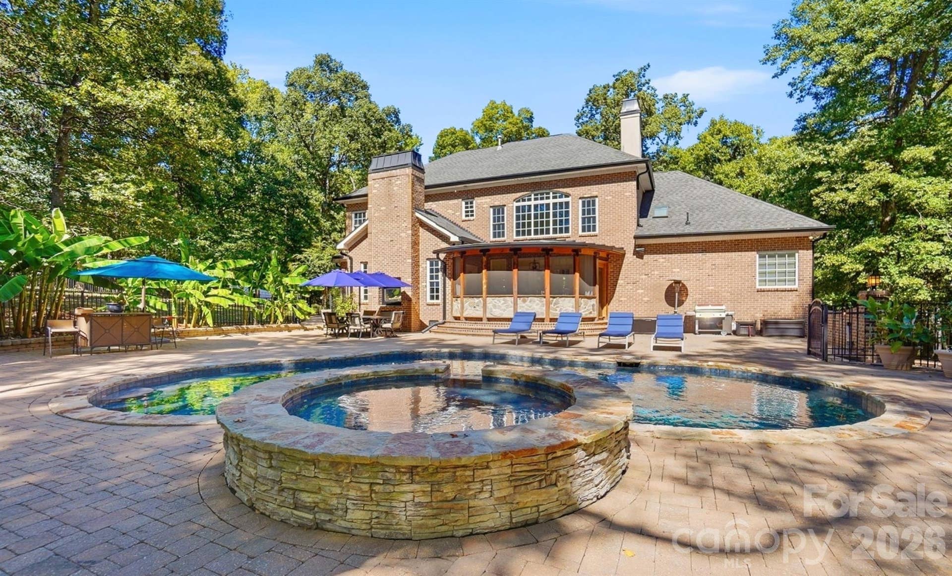 Resort Style Backyard Oasis