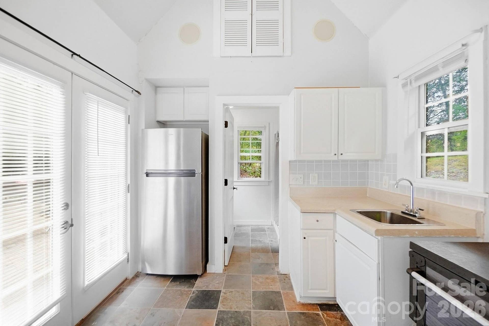 Pool House with Full Bathroom & Mini Kitchen