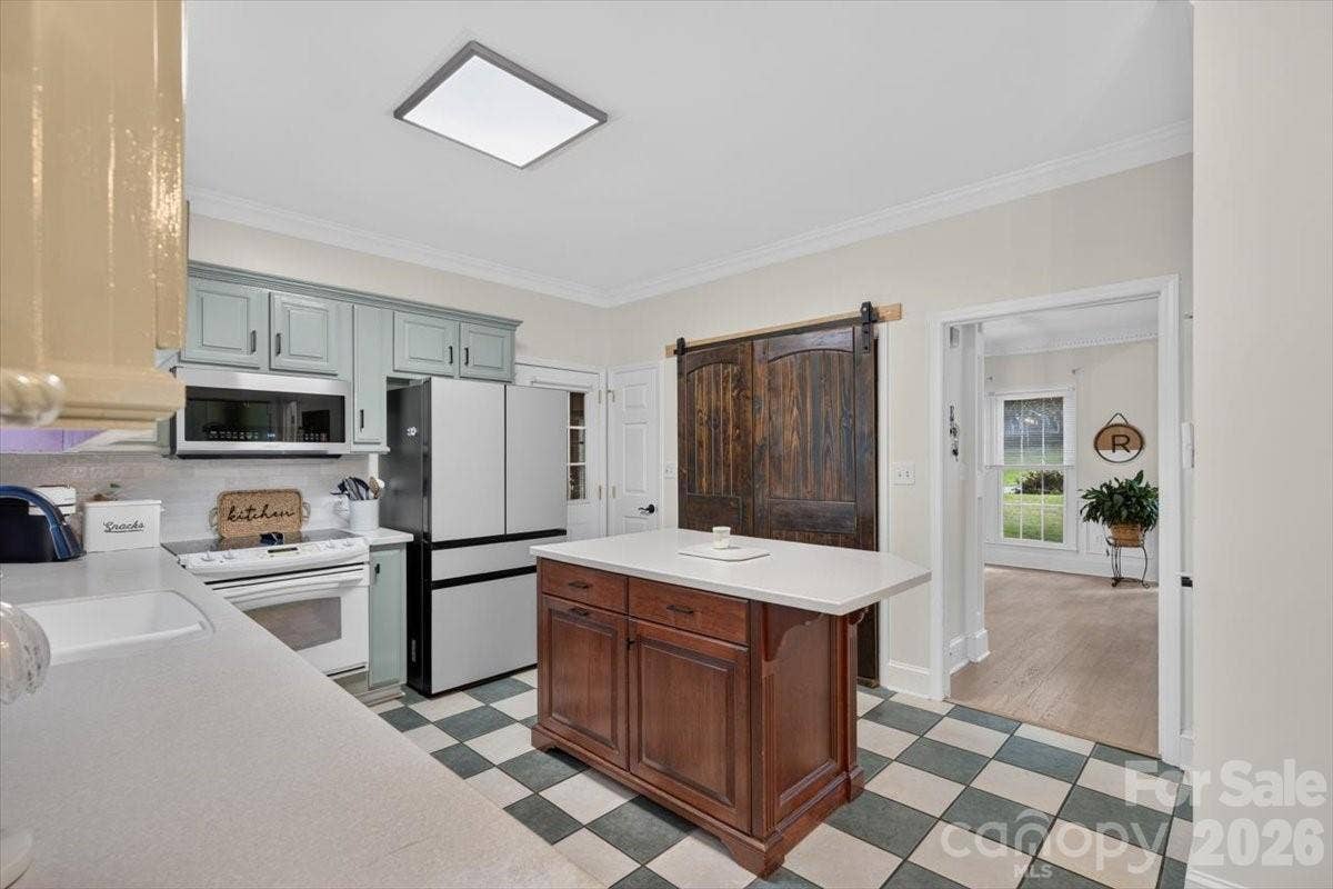 2230 Raven Drive, Rock Hill, SC 29732 2230 Raven Drive, Rock Hill, SC 29732