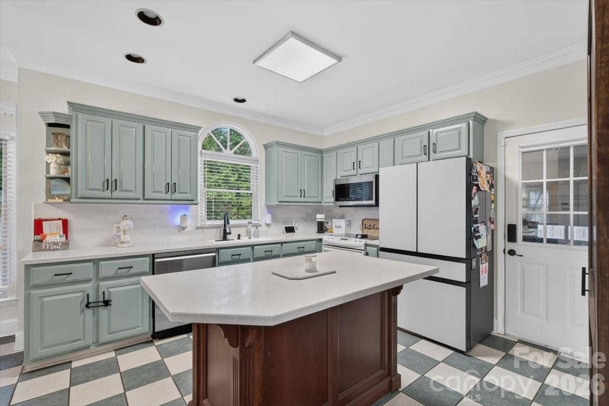 2230 Raven Drive, Rock Hill, SC 29732 2230 Raven Drive, Rock Hill, SC 29732