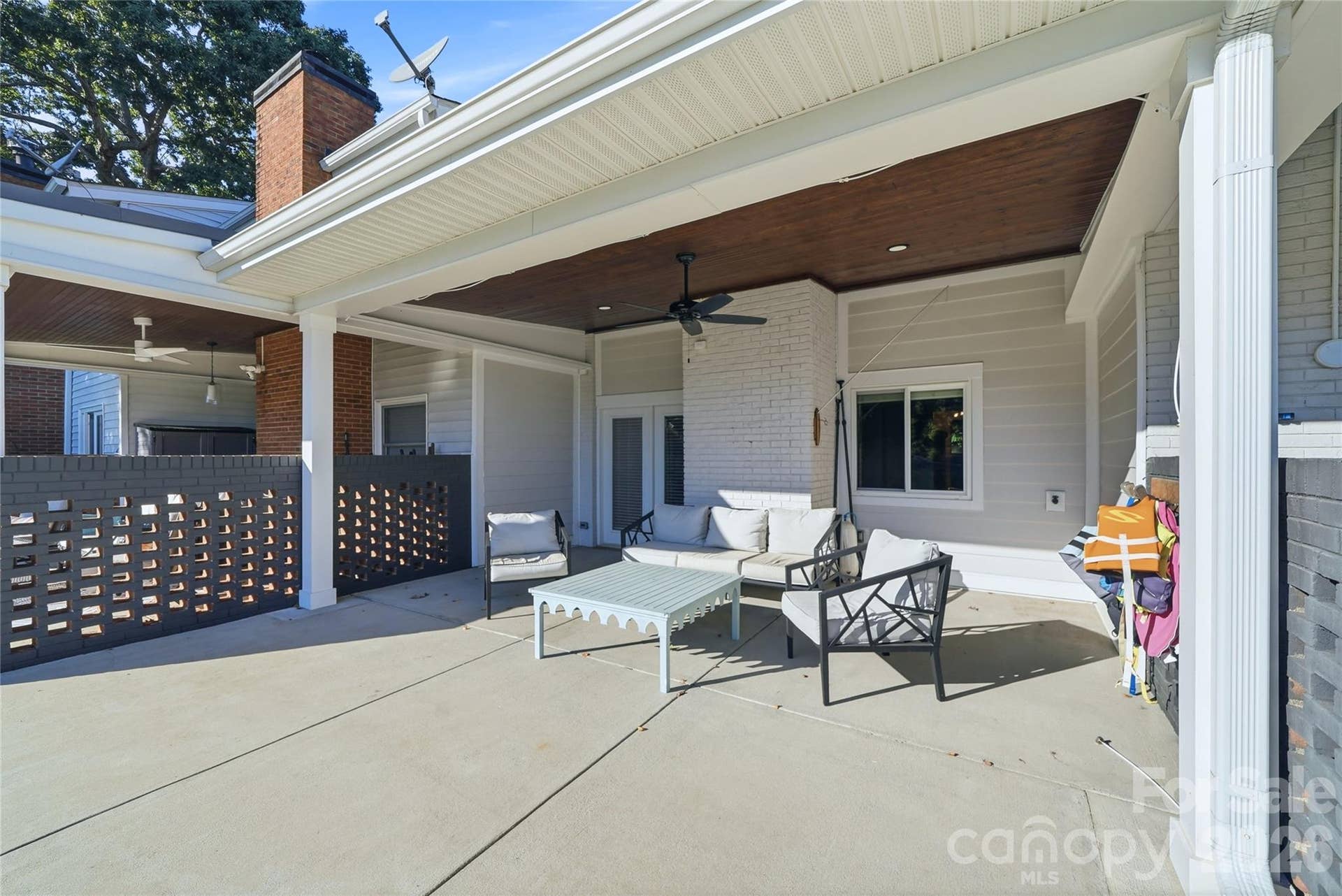 8014 Westcape Drive, Denver, NC 28037
